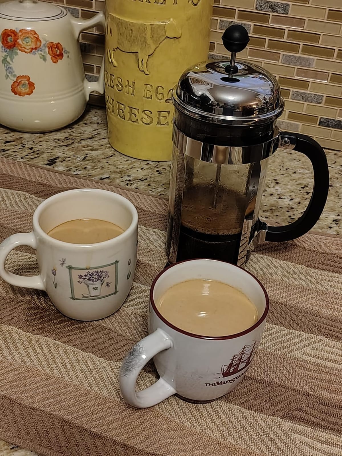 Bodum 34oz Chambord French Press Coffee Maker, High-Heat Borosilicate Glass, Polished Stainless Steel, Made in Portugal customer photo 1