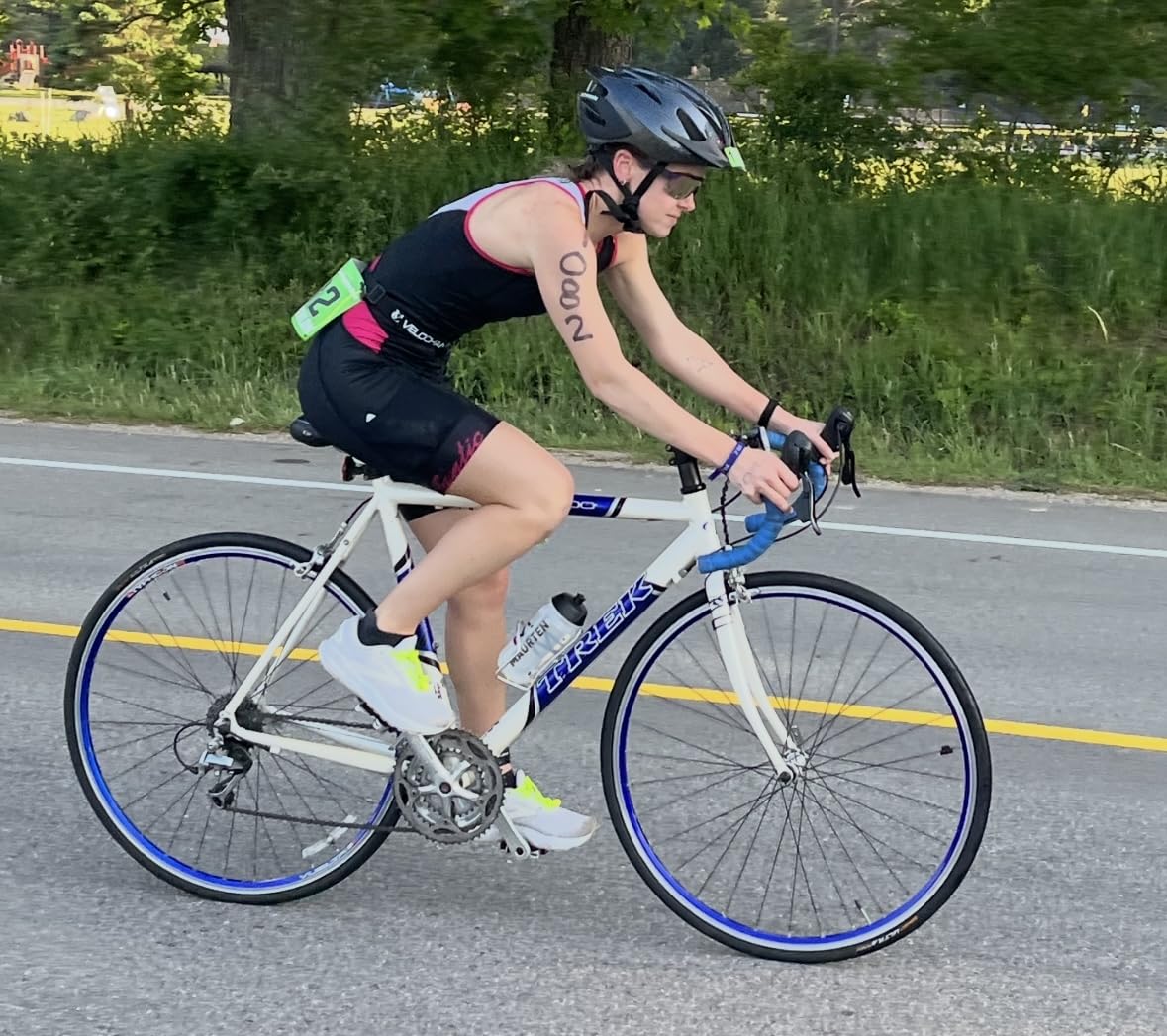 Schwinn Thrasher Helmet for Adults, Size 58-62 cm for Riders Ages 14+, Microshell, Adjustable Dial & Straps, Interior Padding, Air Vents, Visor, Adult Bike Helmet customer photo 2