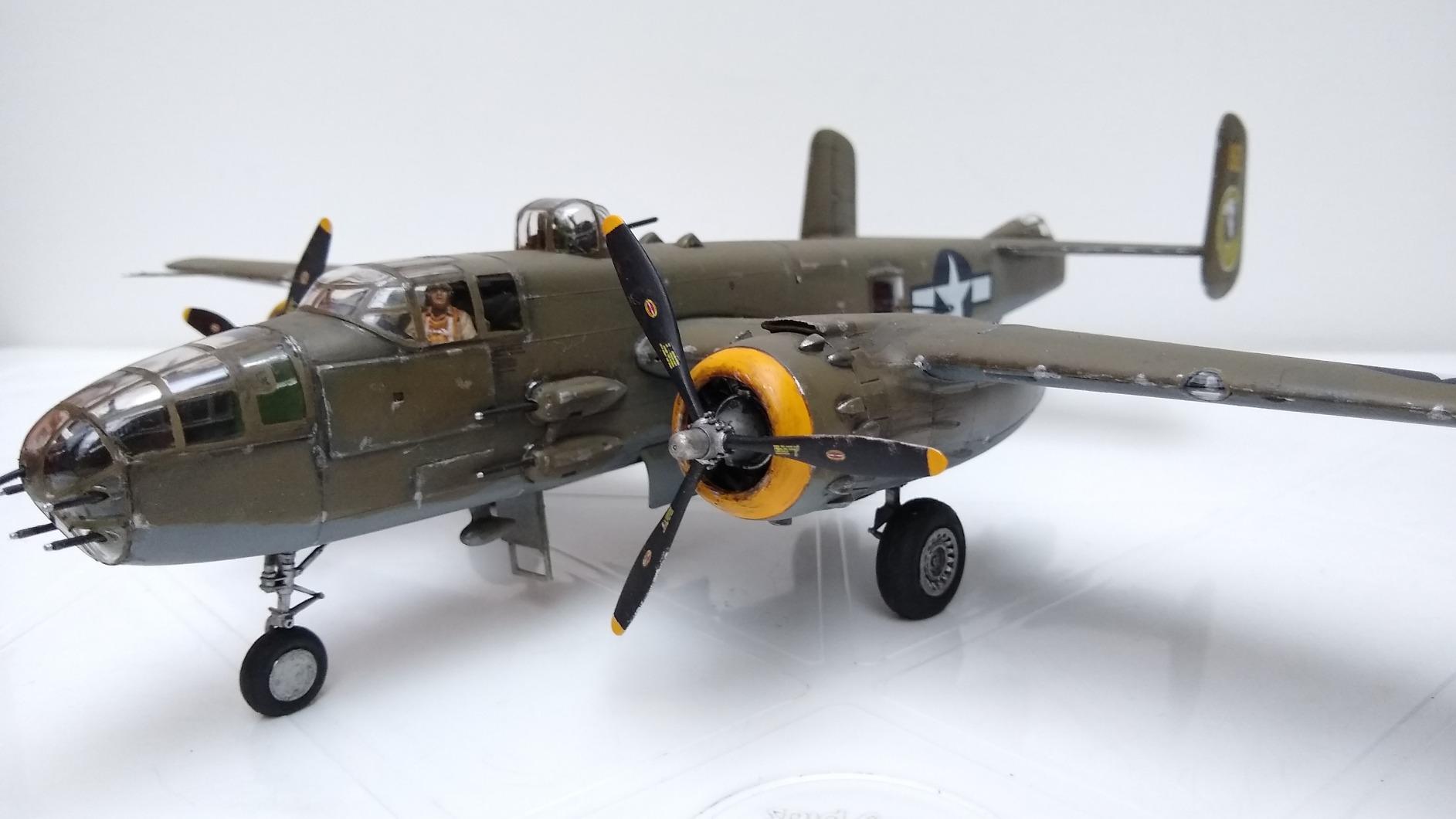 Revell 85-5512 B25J Mitchell 1:48 Scale Model Airplane Building Kit (138 Parts) customer photo 2
