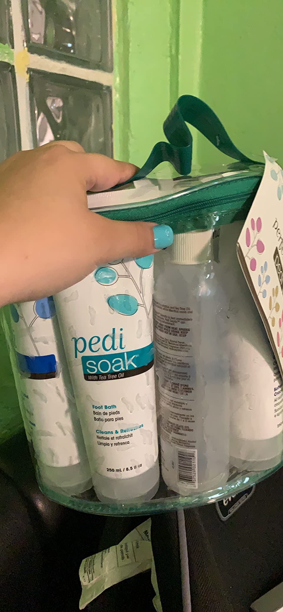 Gena Pedi Pak Intro Kit - 7-Piece Pedicure Kit Foot Spa with Foot Scrub, Soak & Pumice Stone in A Tote, At-Home Pedicure Set customer photo 2