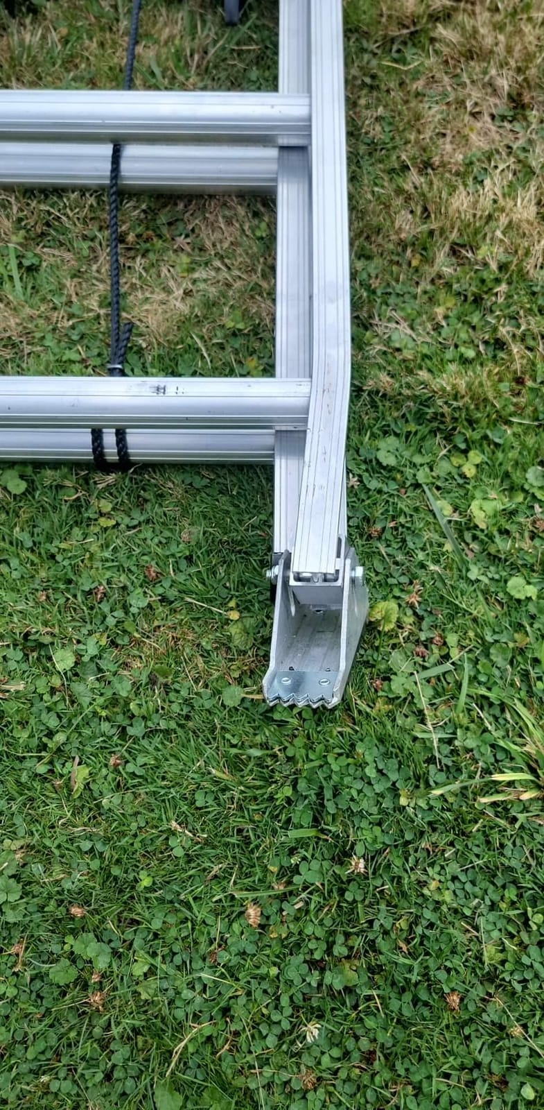 Louisville Ladder 16-foot Aluminium Extension Ladder, 300-Pound Load Capacity, Type IA, AE2216 customer photo 1