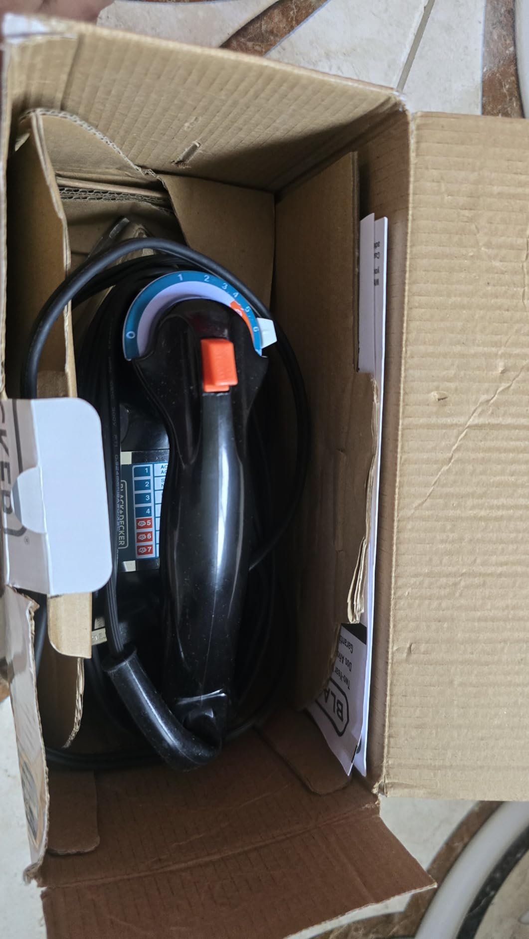BLACK+DECKER Classic Steam Iron with Aluminum Soleplate customer photo 2