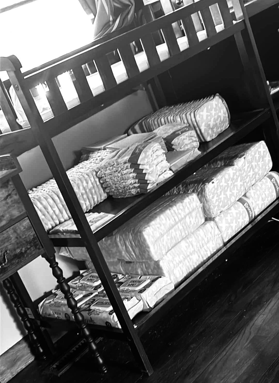Dream On Me Emily Changing Table with Two Storage Shelves, White | BSA Verified, Changing Pad with Safety Belt, Elevated Side Rails, Made of Solid New Zealand Pinewood customer photo 1