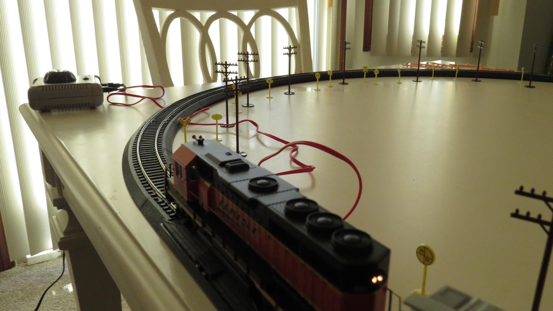Bachmann Trains Rail Chief Ready to Run Electric Train Set, HO Scale | Complete 130 Piece Set; Locomotive, Rolling Stock, Track, Power Pack and Speed Controller, Build Your Model Railroad, #706 customer photo 2