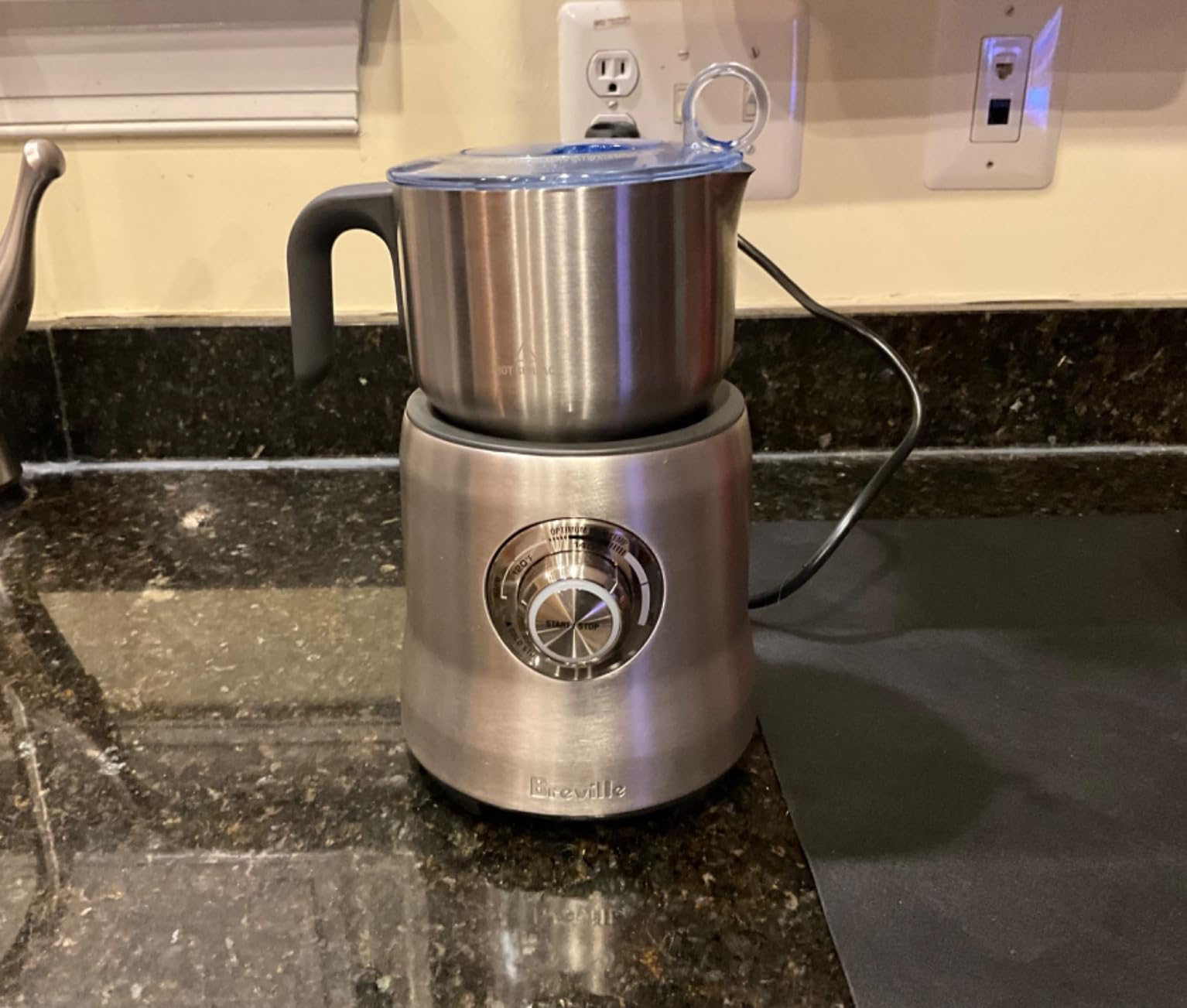 Breville BMF600XL Milk Café Frother, Brushed Stainless Steel | Easily craft rich and creamy hot milk drinks at home, including lattes, cappuccinos, chai tea, and hot chocolate customer photo 1