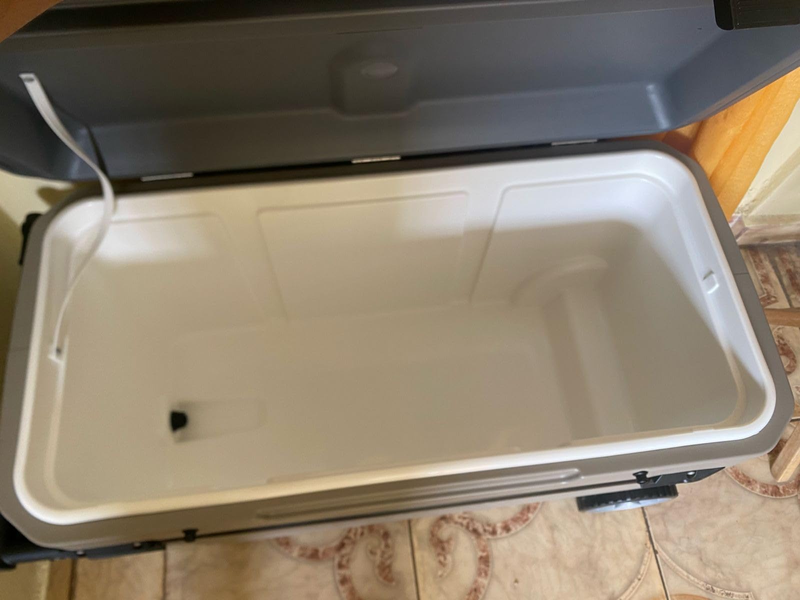 Igloo Maxcold Glide 110Qt Wheeled Cooler | Insulated Hard Shell Ice Chest customer photo 1