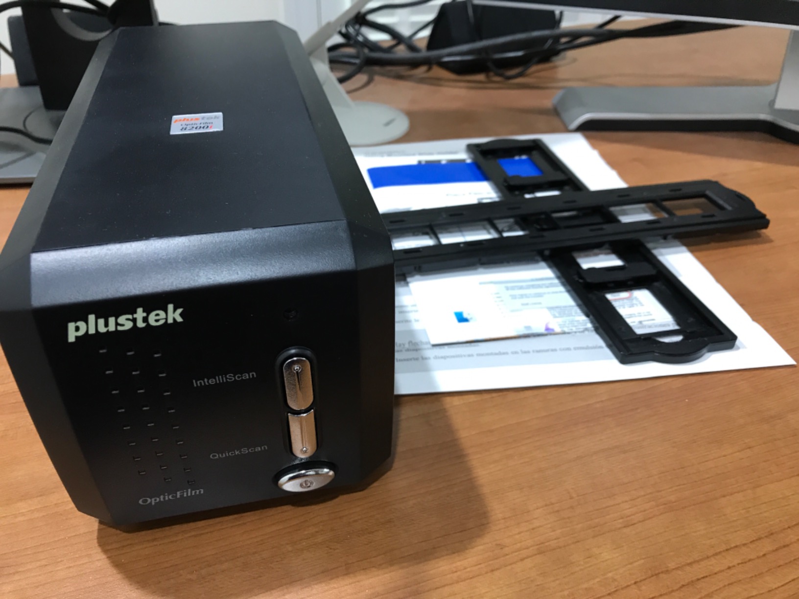 Plustek OpticFilm 8200i SE, 35mm Film & Slide Scanner. 7200 dpi / 48-bit Output. Integrated Infrared Dust/Scratch Removal. Bundle Silverfast SE Plus 9, Support Mac and PC. customer photo 2