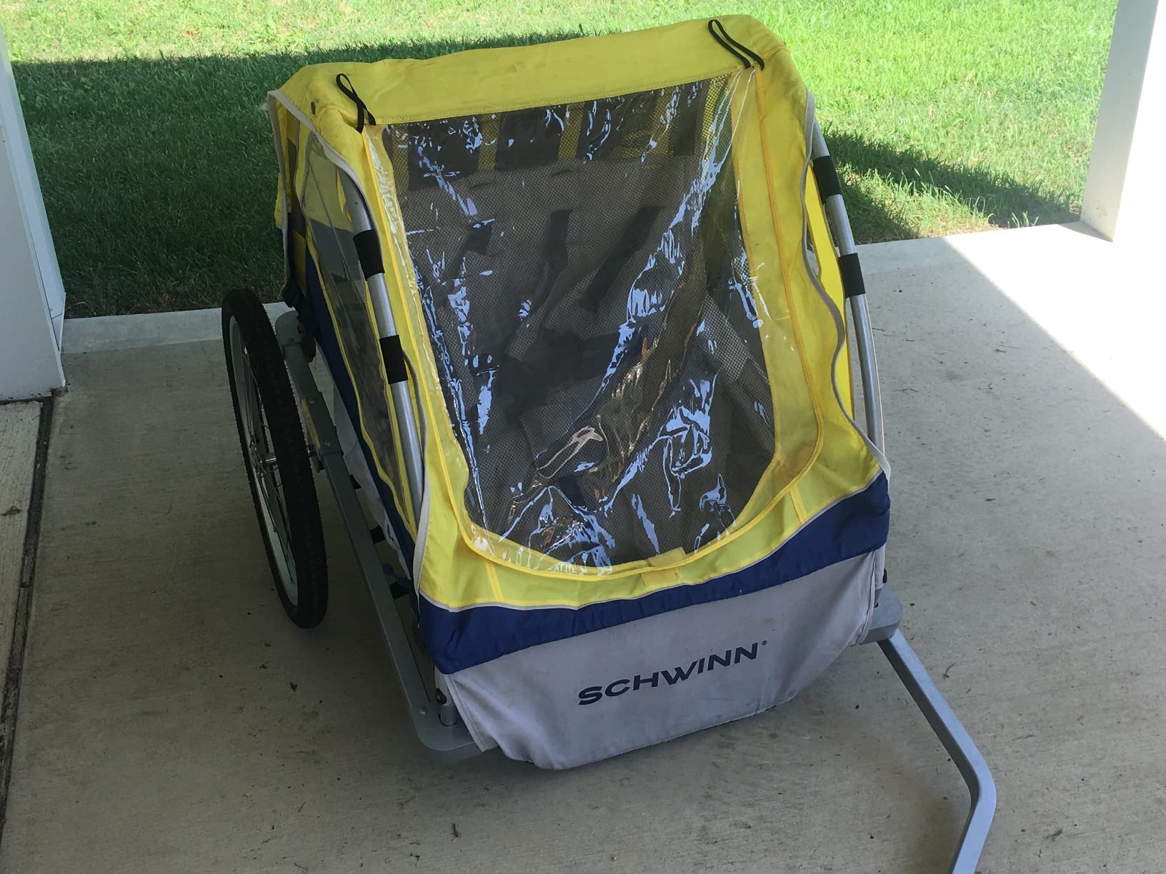 Schwinn Echo Child Bike Trailer, Max of 2 Children with Total Weight of 80 lbs., Canopy, 20-Inch Air-Filled Tires, Yellow/Grey customer photo 2