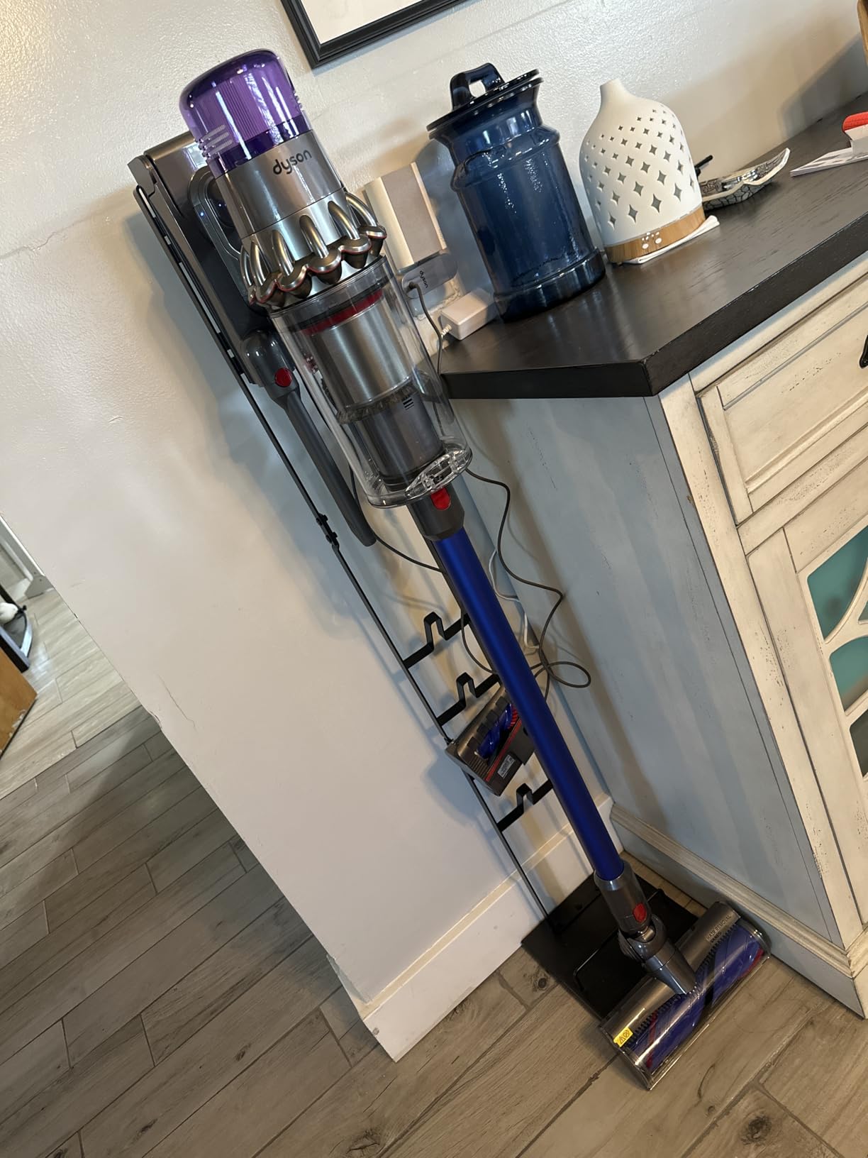 Dyson V11 Origin Cordless Vacuum, 185AW, 3 Power Modes, Up to 60 Minutes, Deep Cleans Hard Floors and Carpets, Detangles pet Hair, Converts to Handheld customer photo 1