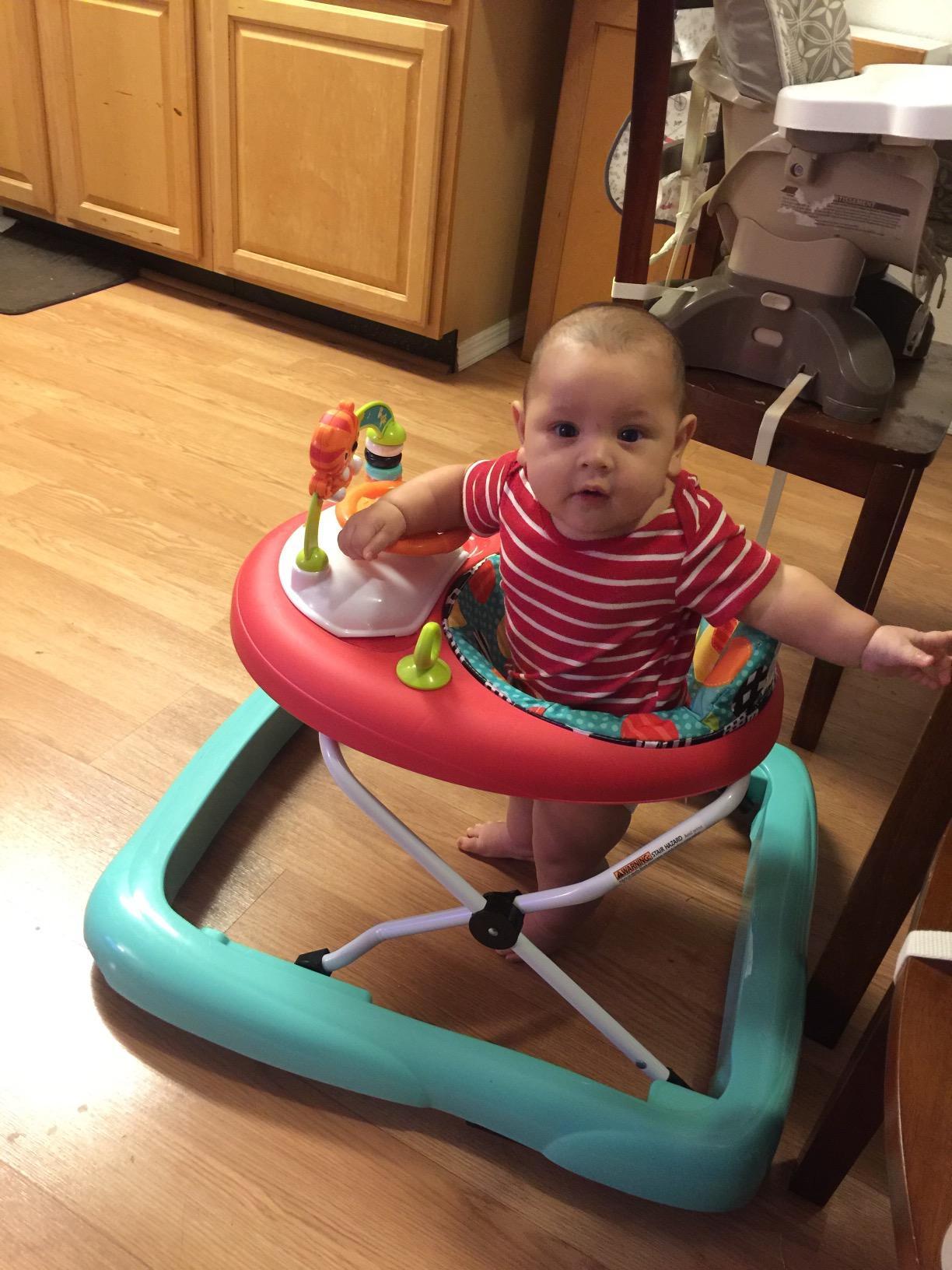 Bright Starts JuneBerry Walk-A-Bout Baby Walker and Entertainer, with Easy Fold Frame for Storage, Ages 6 Months + customer photo 2