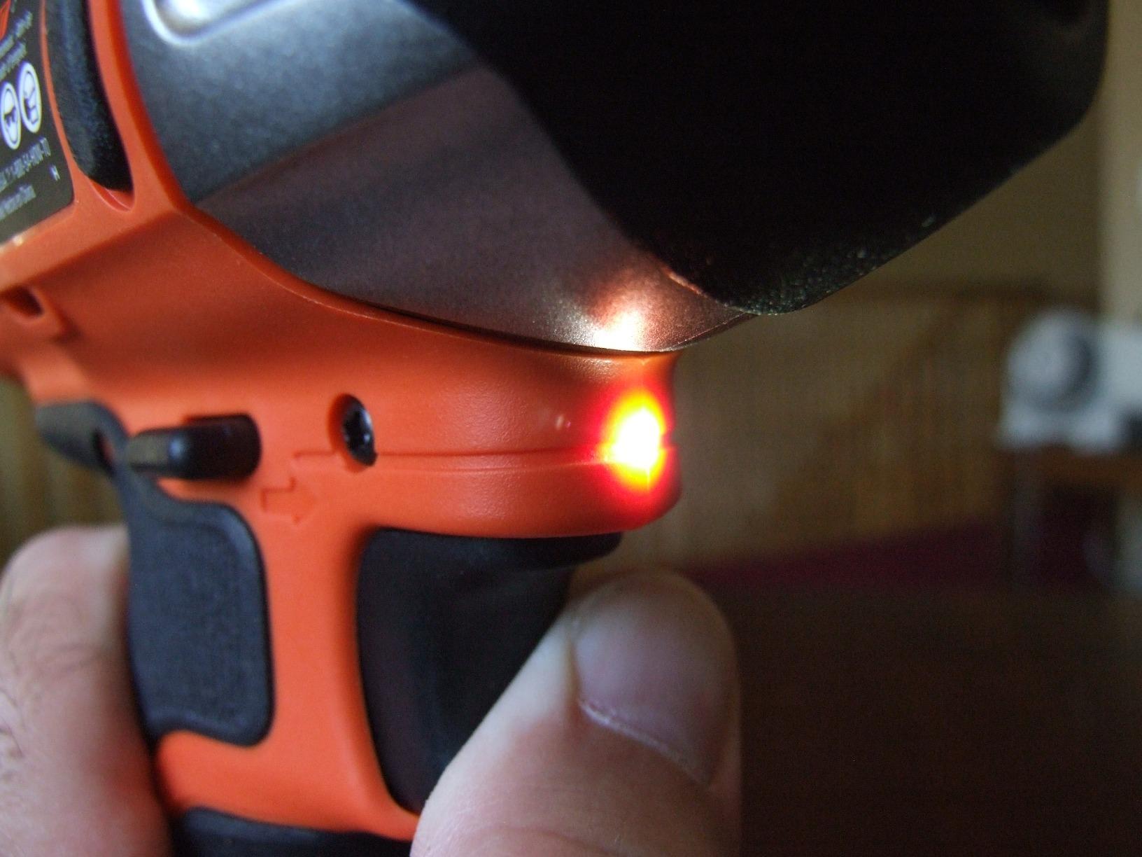 BLACK+DECKER 20V MAX POWERCONNECT 1/4 in. Cordless Impact Driver Kit (BDCI20C) customer photo 2