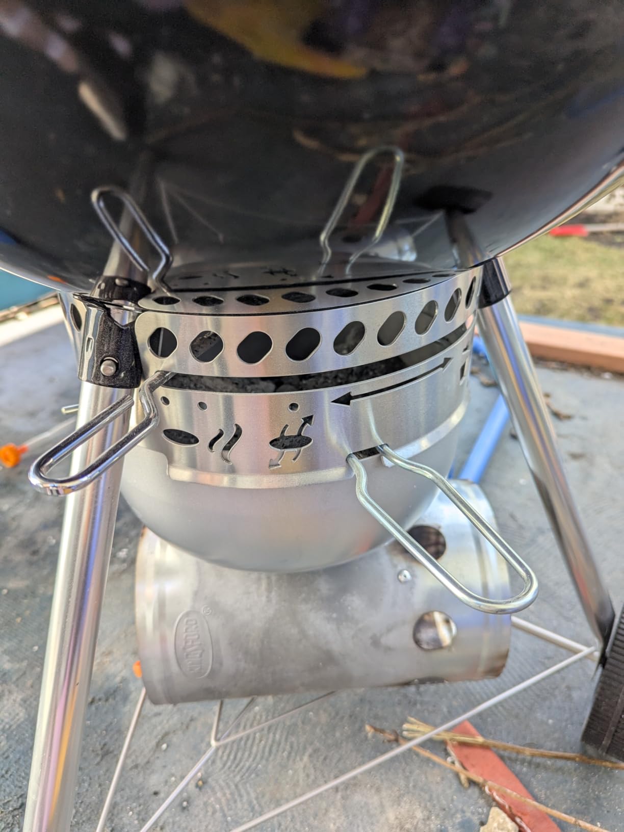 Weber Original Kettle Premium Charcoal Grill, 22-Inch, Black | Outdoor BBQ Grill with Built-In Thermometer, Heat Control Dampers & One-Touch Cleaning System customer photo 2