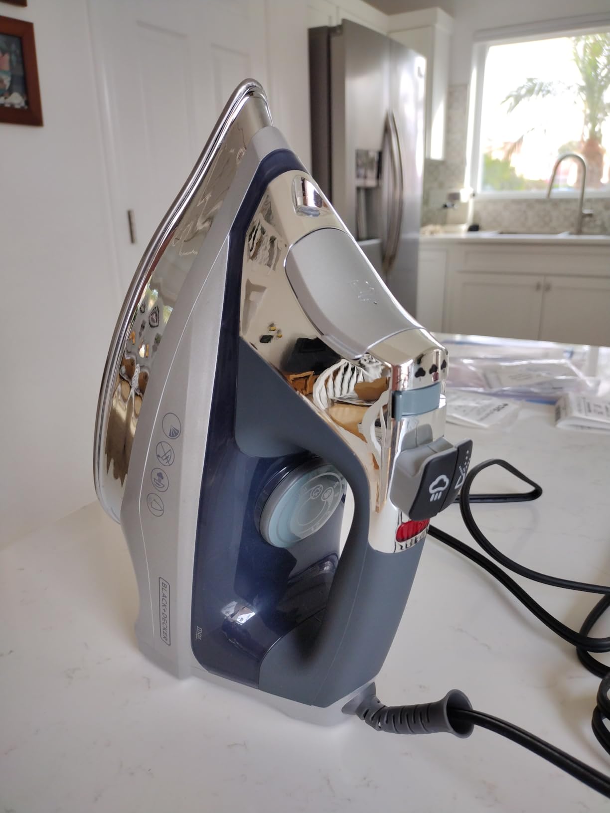 BLACK+DECKER Allure Professional Steam Iron for Clothes | Powerful steam iron with stainless soleplate, precision tip, vertical steam and automatic shutoff. customer photo 2