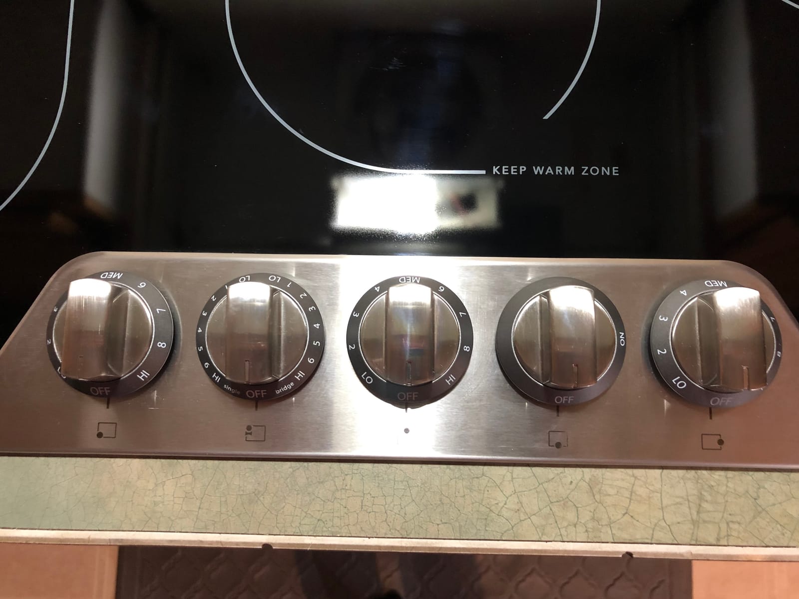 Frigidaire Professional 30 Inch Electric Cooktop, Ceramic Glass 5-Burner Flat Range with Stainless Steel Trim, FPEC3077RF customer photo 1