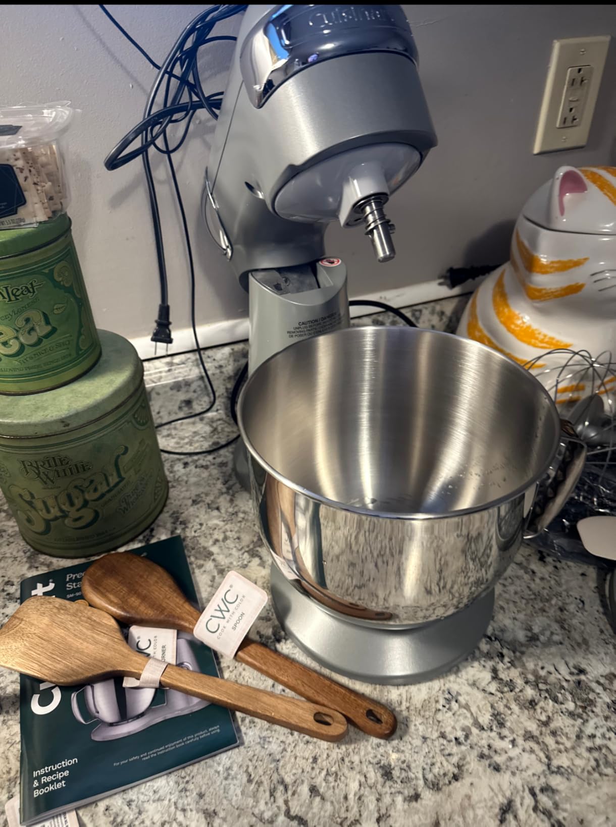 Cuisinart Stand Mixer, 12 Speed, 5.5 Quart Stainless Steel Bowl, White Linen, SM-50NAS customer photo 2