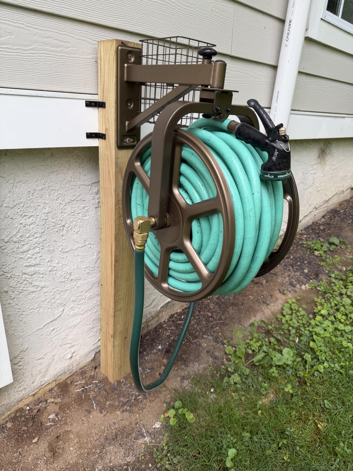 Liberty GARDEN 712 Single Arm Navigator Multi-Directional Garden Hose Reel, Holds 125-Feet of 5/8-Inch, Bronze customer photo 2