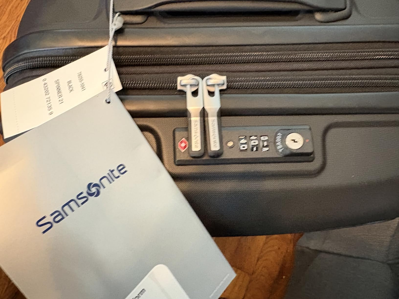 Samsonite Freeform Hardside Carry-On Luggage with Spinner Wheels - Hardshell Suitcase - TSA, Airline-Approved - Expandable Hard Shell, Smooth Rolling Wheels for Lightweight Travel - Black customer photo 2