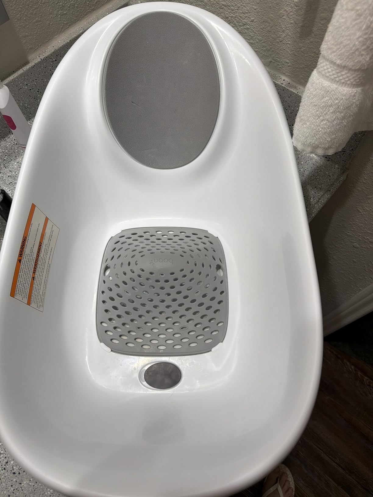 Boon Soak 3 Stage Baby Bathtub - Baby Bath Tub with Three Support Positions for Newborn to Toddlers - Color Changing Drain Plug for Ideal Bath Temperature - Gray customer photo 1