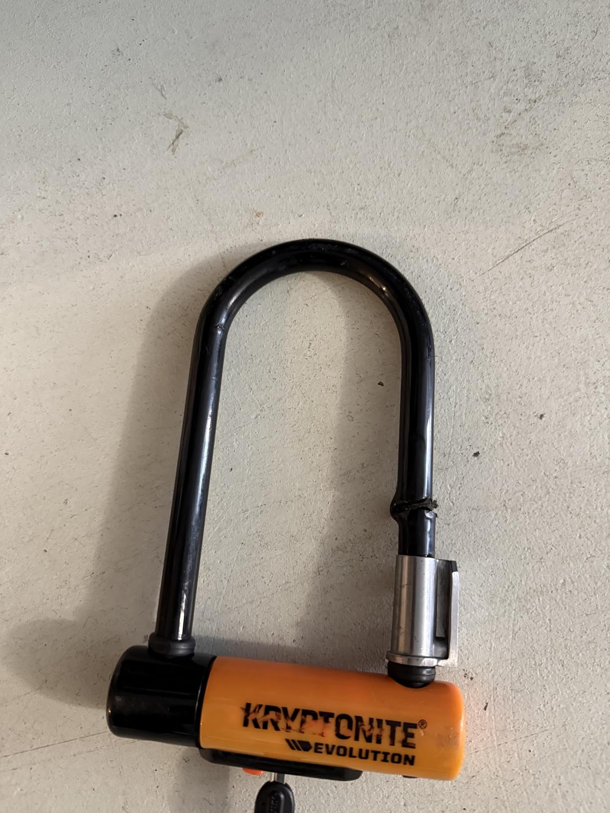 Kryptonite Evolution Mini-7 Bike U-Lock, 13mm Steel Shackle, 4 ft Cable | Sold Secure Gold Certified 13mm Hardened Steel Shackle, Double Deadbolt, FlexFrame-U Mounting Bracket and 3 Keys customer photo 1
