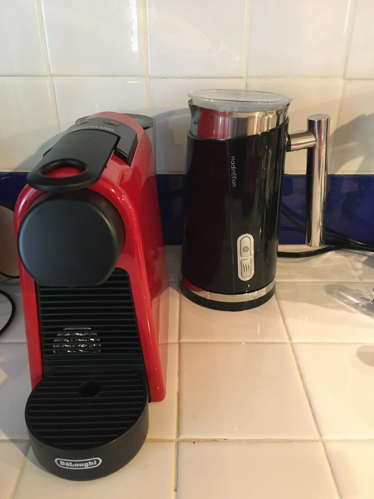 Nespresso Essenza Mini Coffee and Espresso Machine by De'Longhi, 1150 Watts, Black customer photo 1