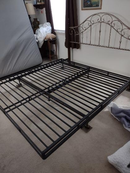 Zinus 4 Inch Low Profile Quick Lock Smart Box Spring/Mattress Foundation/Strong Steel Structure/Easy Assembly, Queen, White customer photo 1