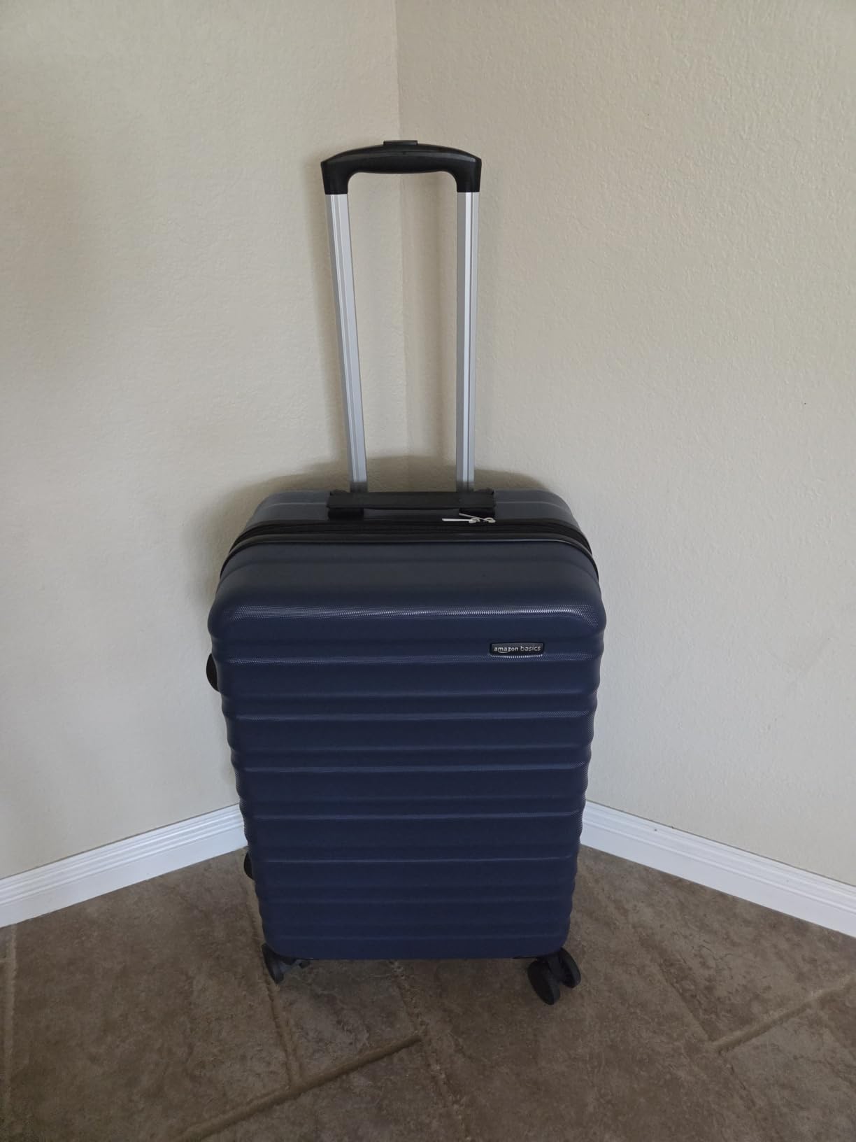 Amazon Basics 3-Piece Hardshell Spinner Luggage Set (21