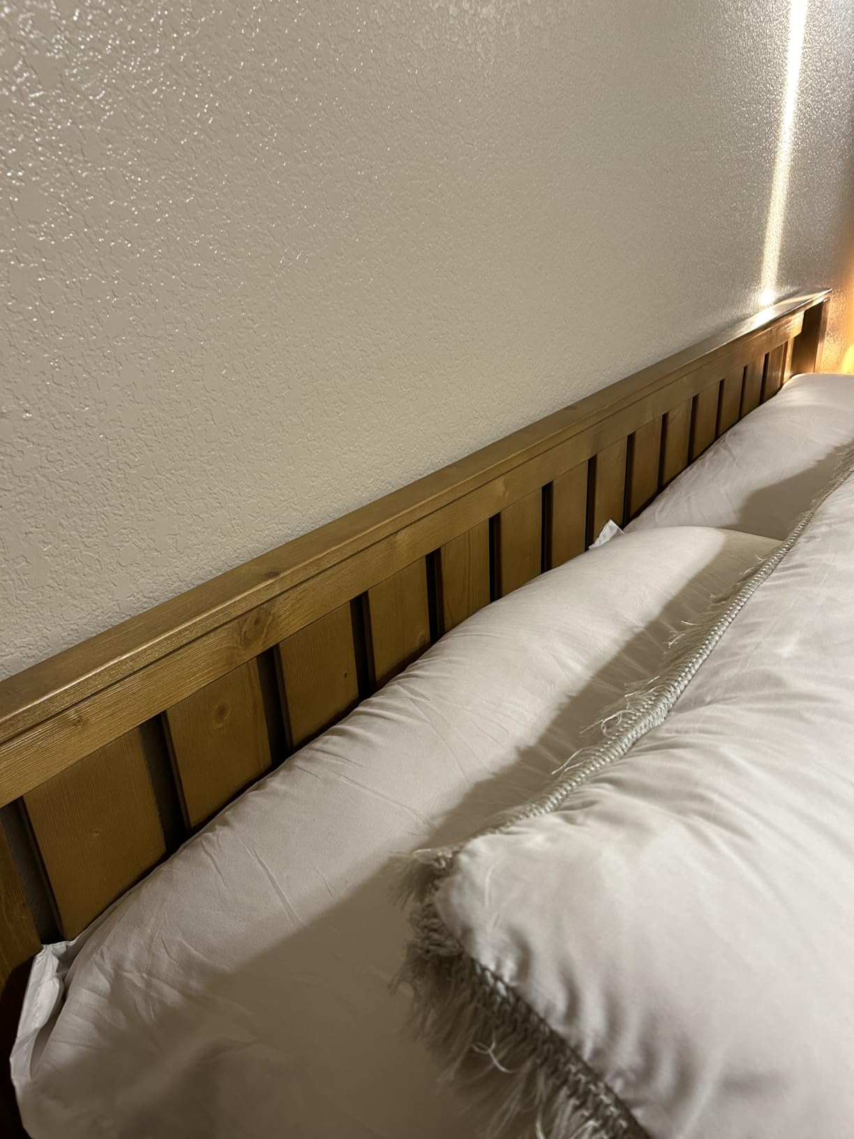 ZINUS Vivek Deluxe Wood Platform Bed Frame with Headboard, Wood Slat Support, No Box Spring Needed, Easy Assembly, Queen | Slatted Headboard, Wood Slat Support, No Box Spring Needed, Contemporary Design, Easy Assembly customer photo 2