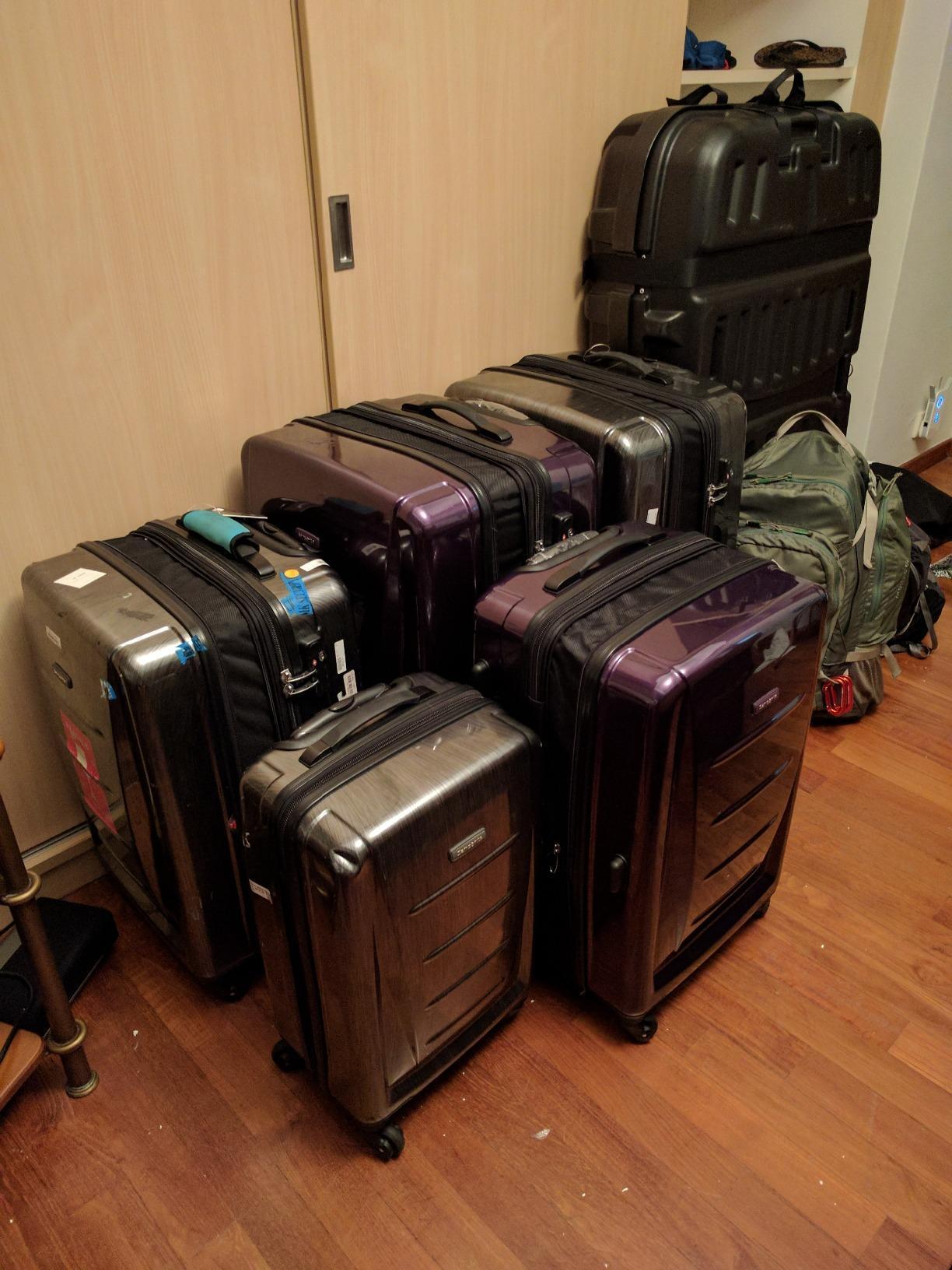 Samsonite Winfield 2 Hardside Expandable Luggage with Spinner Wheels, Navy, 3-Piece Set (20/24/28) customer photo 1