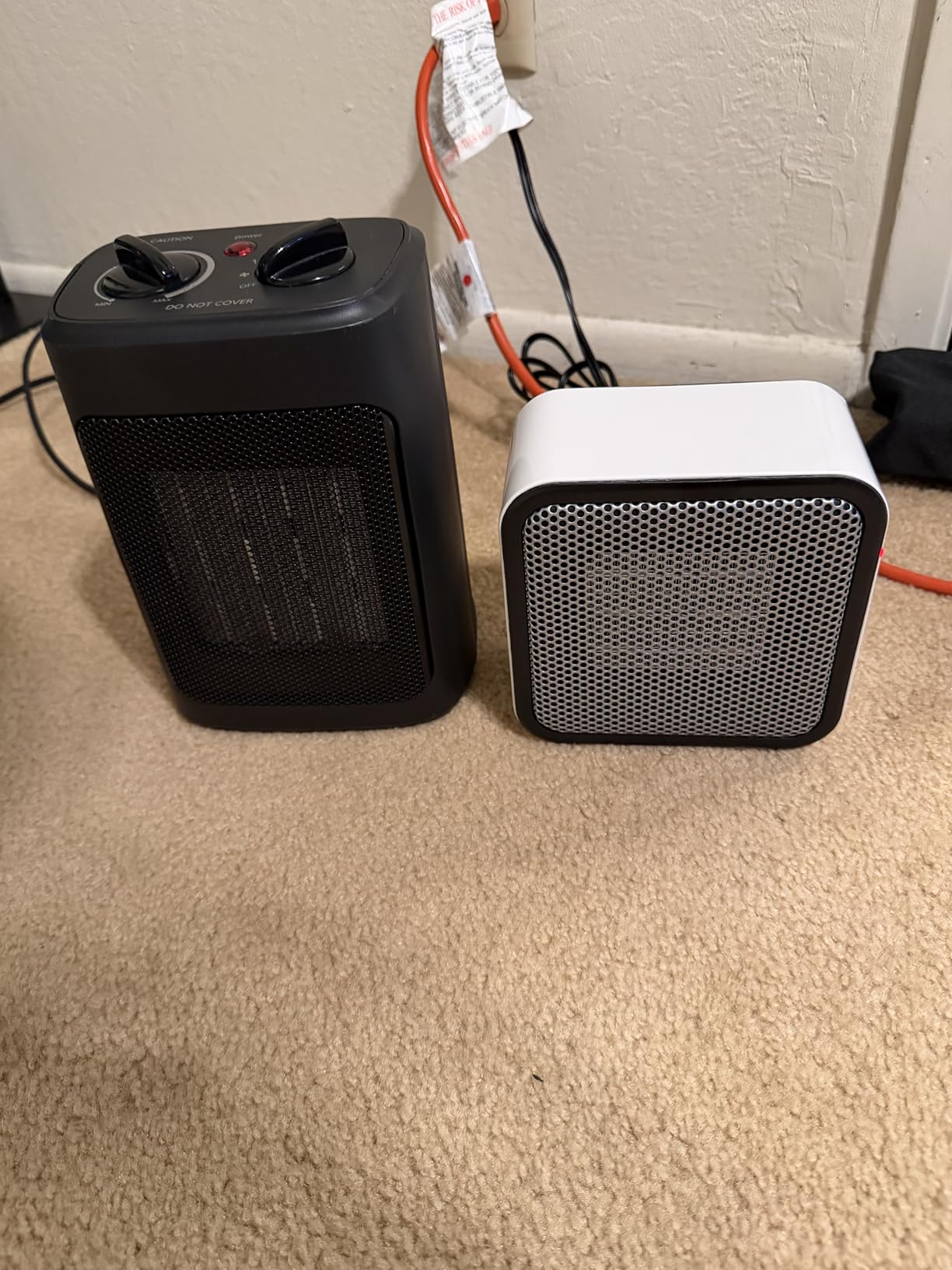 Amazon Basics Ceramic Space Heater, Portable Mini Heater for Office Desk, 500W, With Tip-Over Protection, Lightweight 1.4 lbs, White customer photo 1
