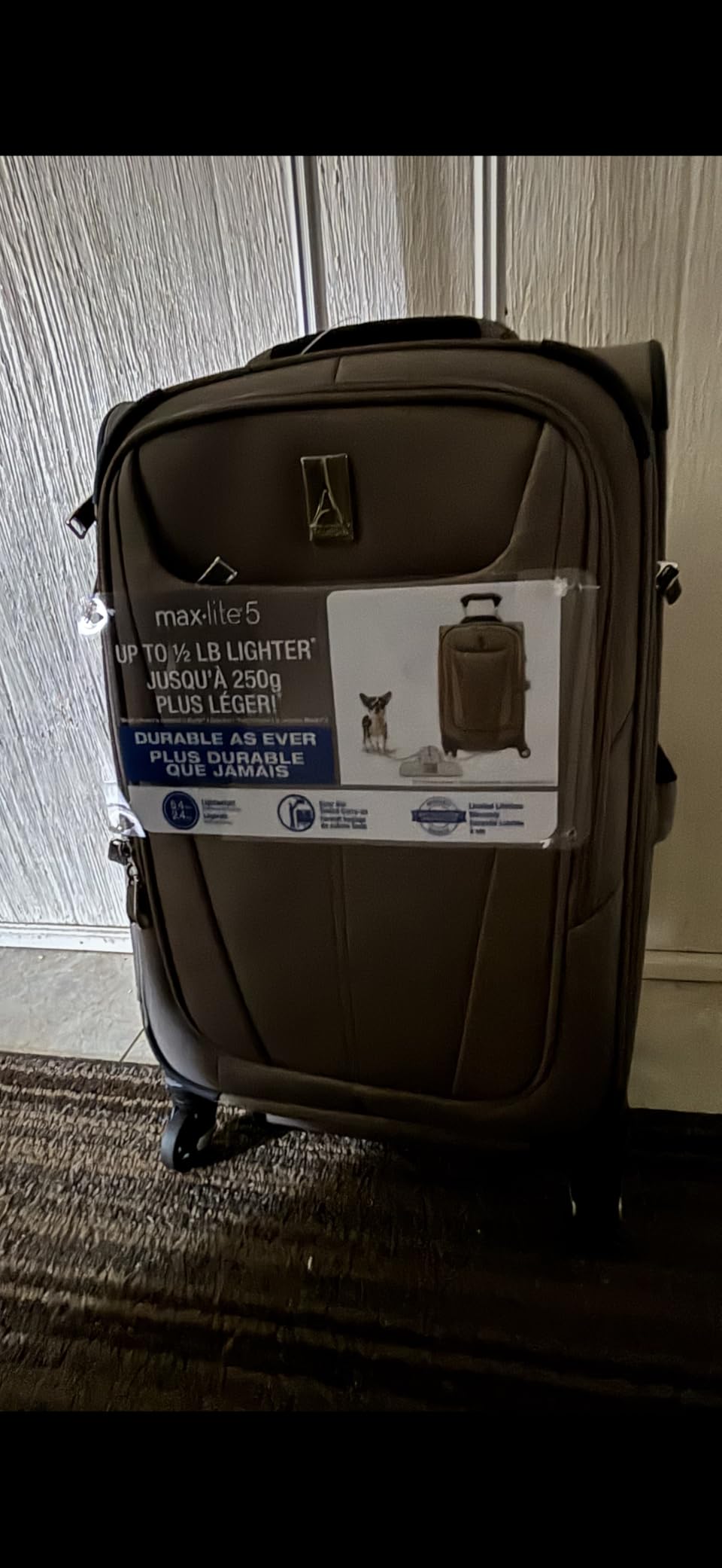 Maxlite 5 Softside Carry-On Luggage Spinner, Black, 21-Inch customer photo 1