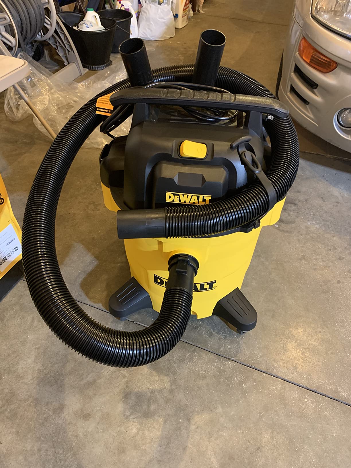 DEWALT 12 Gallon Poly Wet/Dry Vac, 5.5 HP Shop Vacuum Wet Vacuum Cleaner for Workshop, Jobsite, Commericial Area, Large Pick-Up Capacity, Yellow,DXV12P customer photo 2