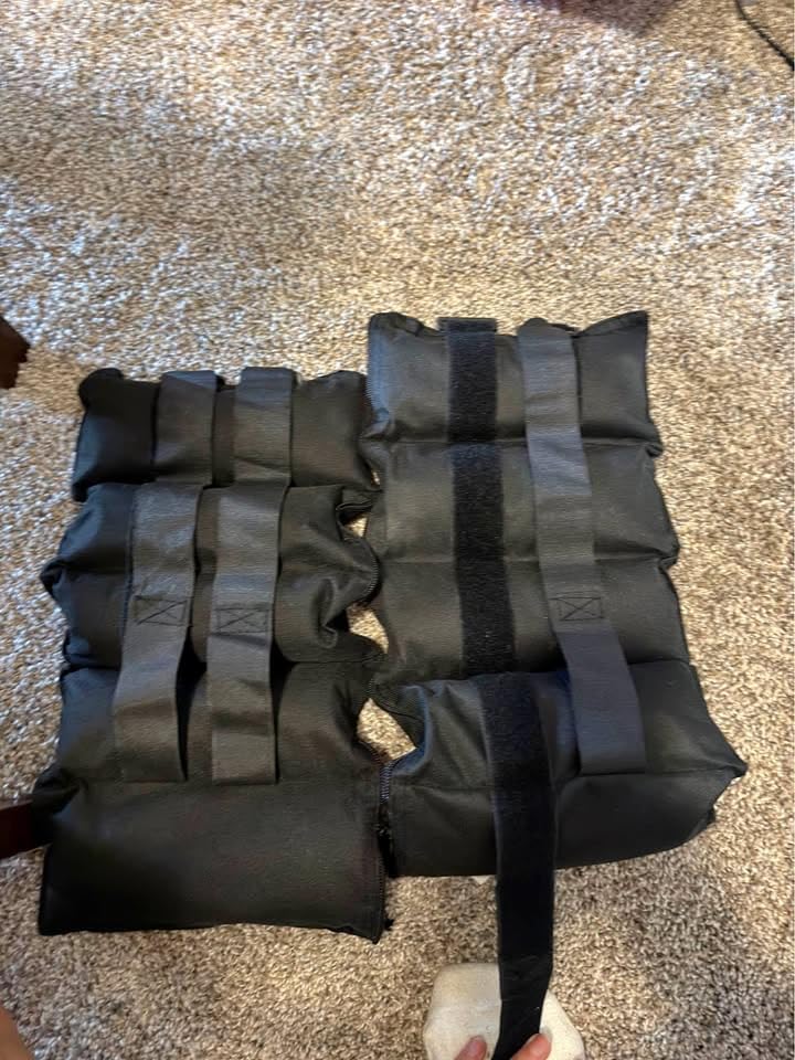 Sportneer Adjustable Ankle Weights, 2-10 lb per Pair, Removable Weights | Soft neoprene for women and men. Adjusts from 1-5 lb each for walking, running, Pilates, home workouts, physical therapy. customer photo 2