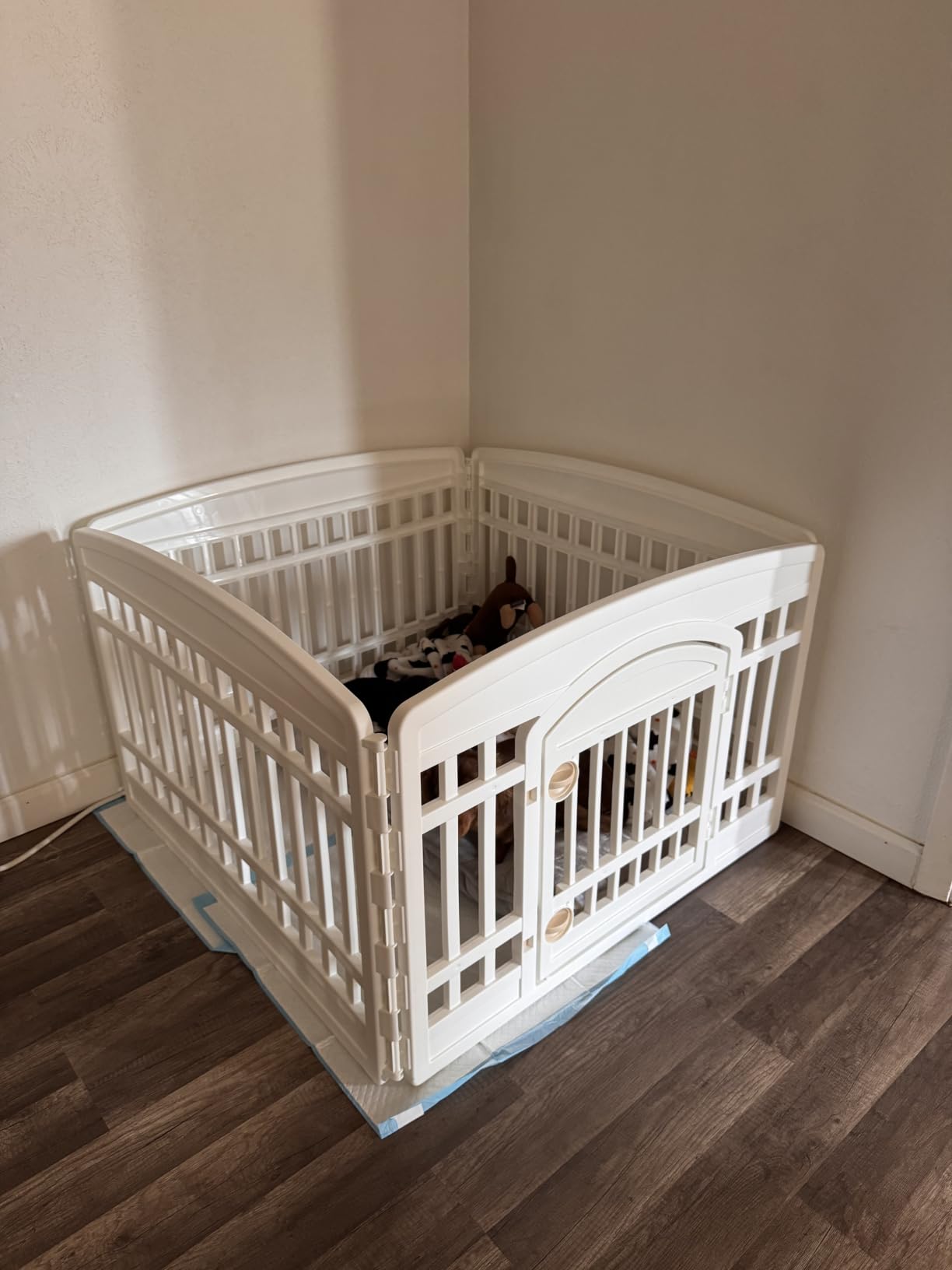 IRIS USA 4-Panel Dog Playpen, Pet Enclosure, White | Puppy Training, Configurable Layout, Multi-Shape Setup, Custom Pen Configuration, Secure Door Latch, Stable Non-Tip Base customer photo 1