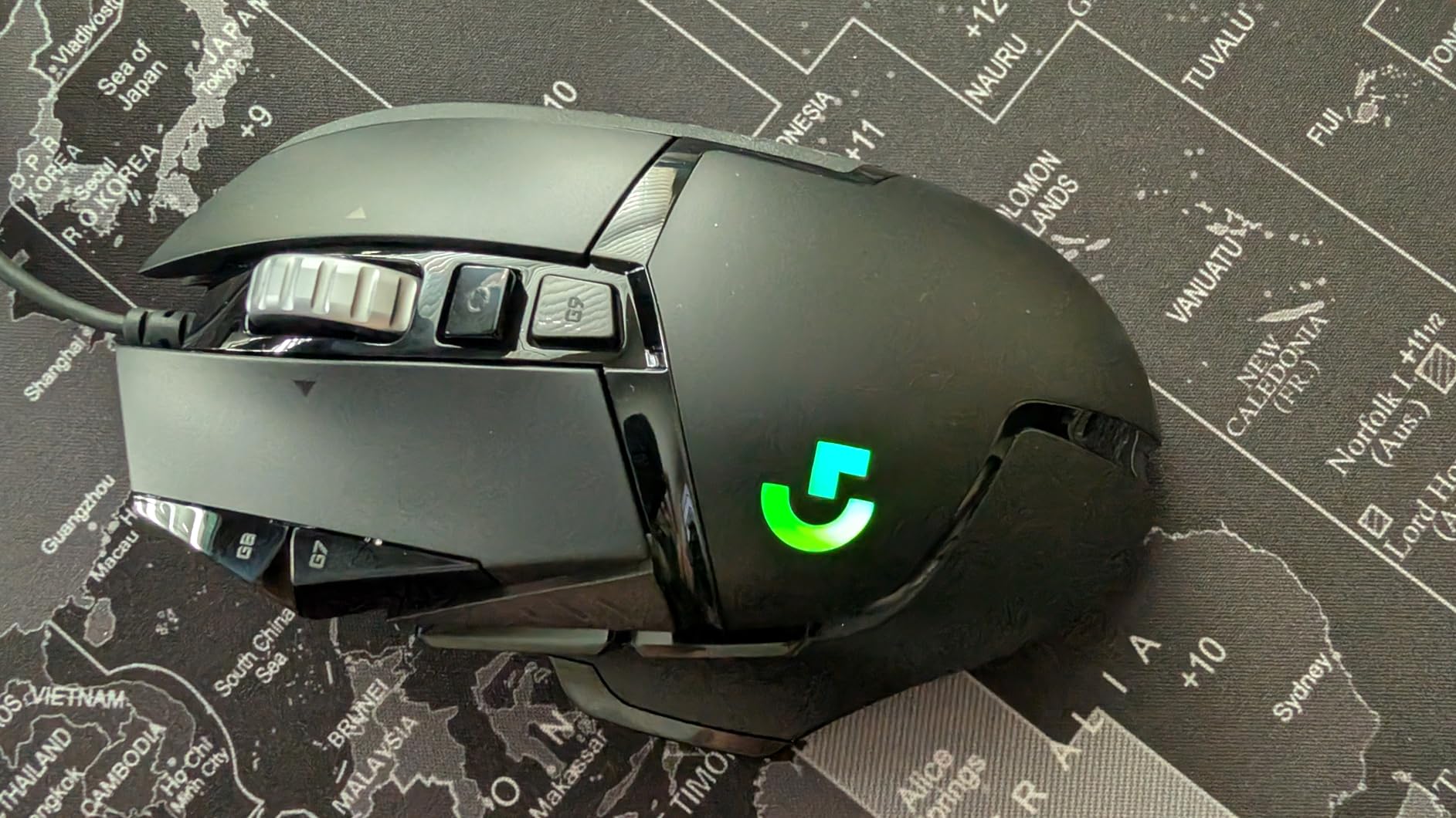 Logitech G502 Hero Wired Gaming Mouse - Black | High performance, 25,600 DPI, RGB, adjustable weights, 11 programmable buttons, on-board memory, PC/Mac customer photo 2