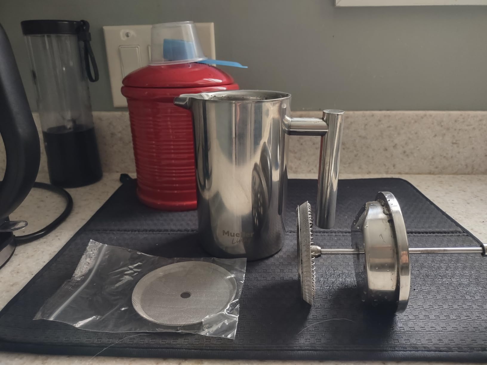 MuellerLiving French Press Coffee Maker 34oz, Stainless Steel, 4 Filter Heat Resistant Double Insulated, Rust-Free, Food Grade, Dishwasher Safe Coffee Pot customer photo 1