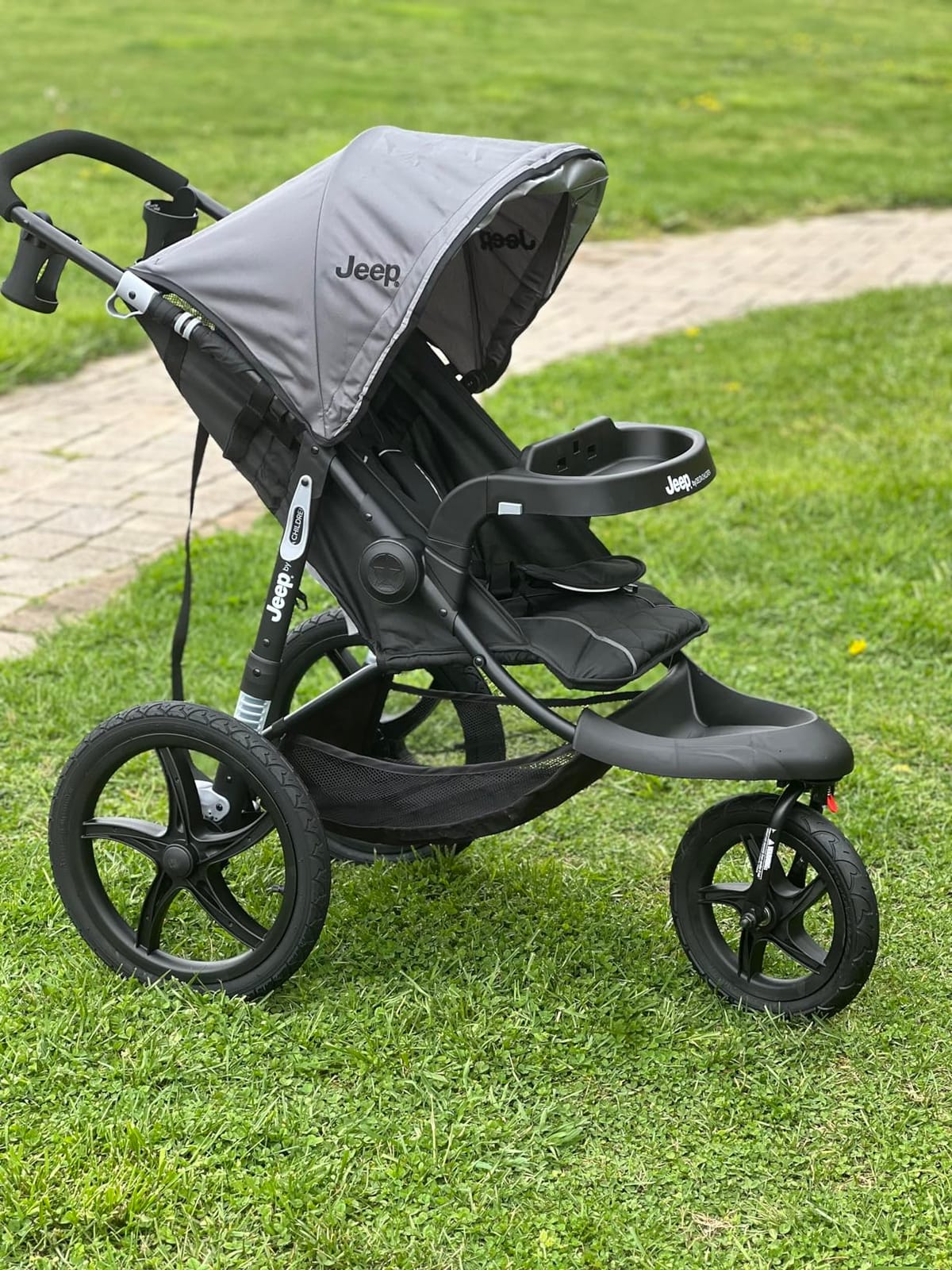 Jeep Classic Jogging Stroller by Delta Children, Grey customer photo 2
