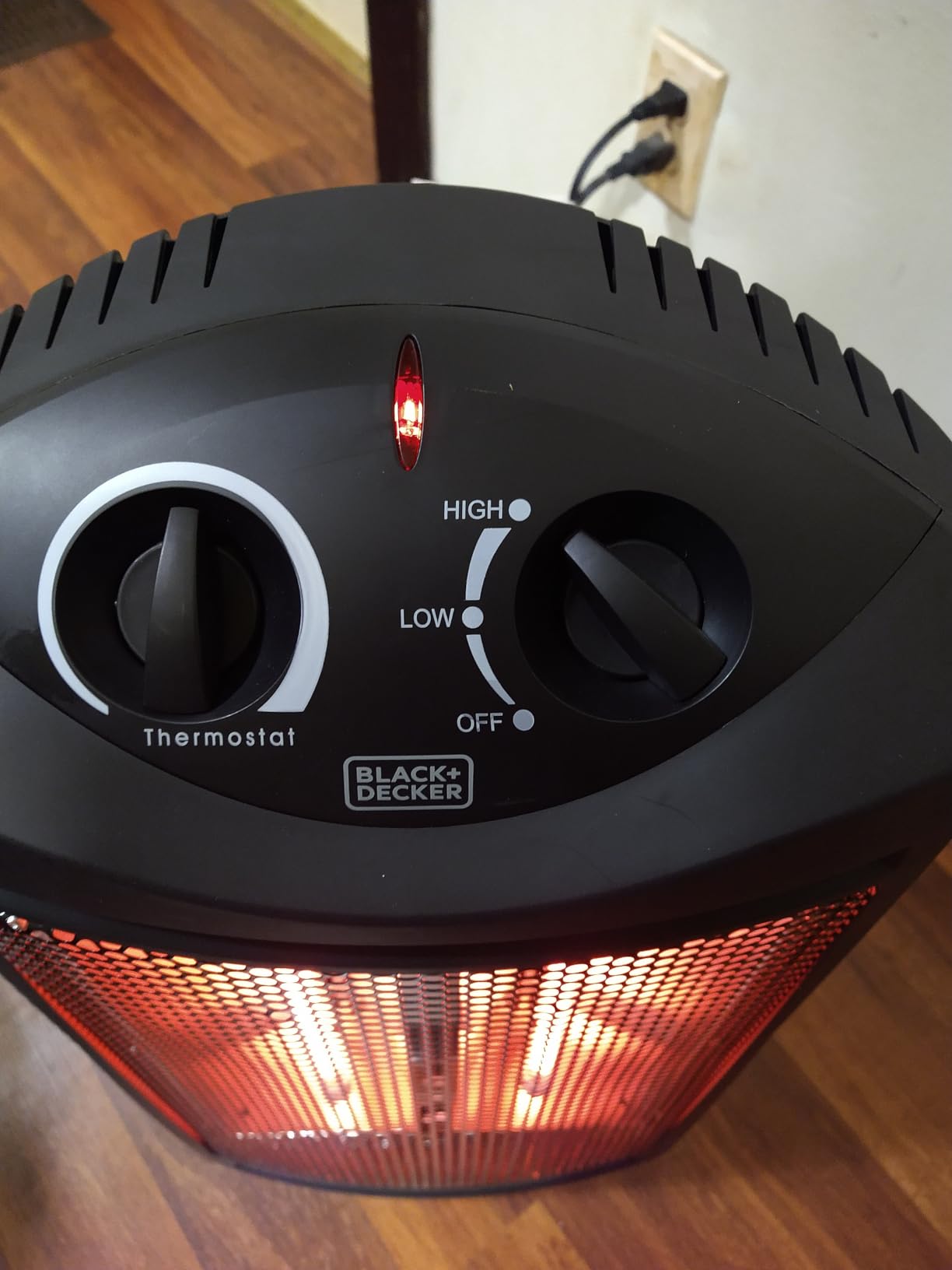 BLACK+DECKER Infrared Radiant Quartz Tower Heater, BHTI06, Black | 1500W Personal Space Heater with Adjustable Thermostat, 2 Settings, For Home and Office, Safety Overheat Protection customer photo 2