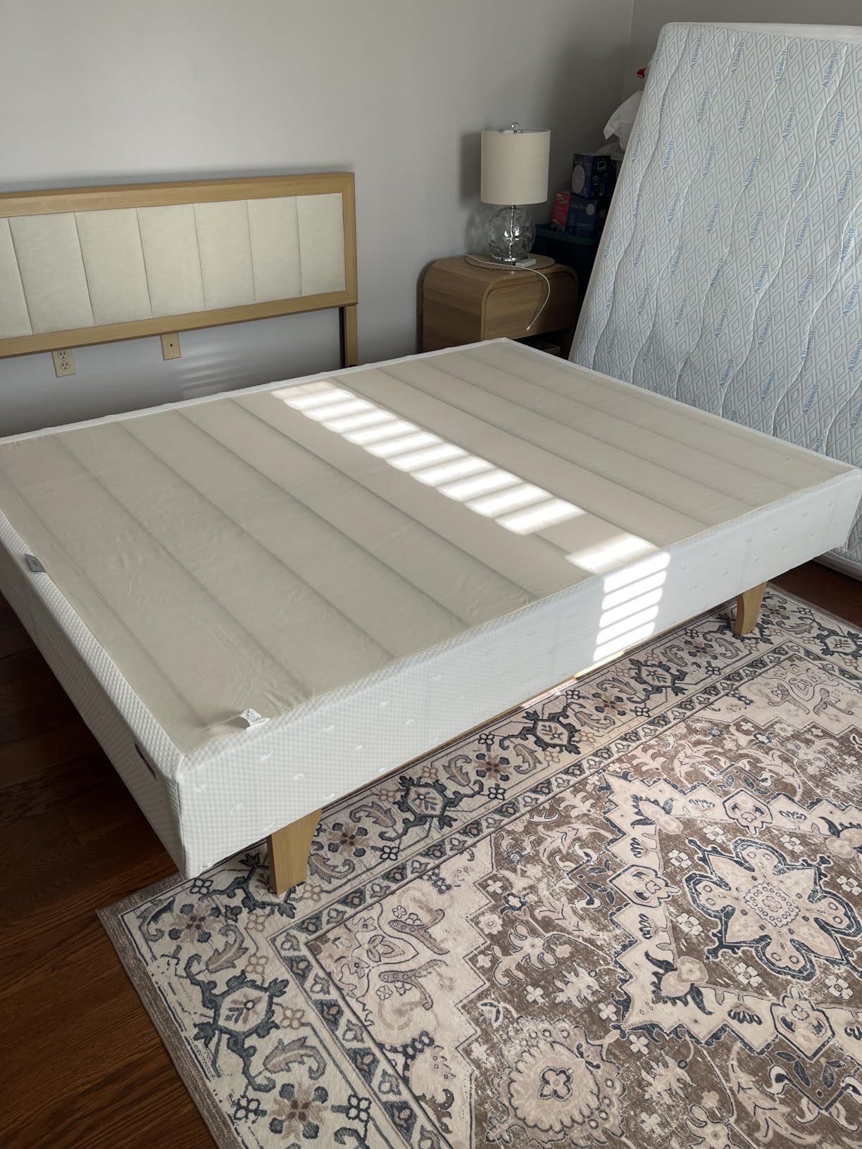 Amazon Basics Smart Box Spring Bed Base, 5-Inch Low Profile Height Mattress Foundation, Sturdy Durable Steel Support, Tool-Free Easy Assembly, Queen customer photo 2