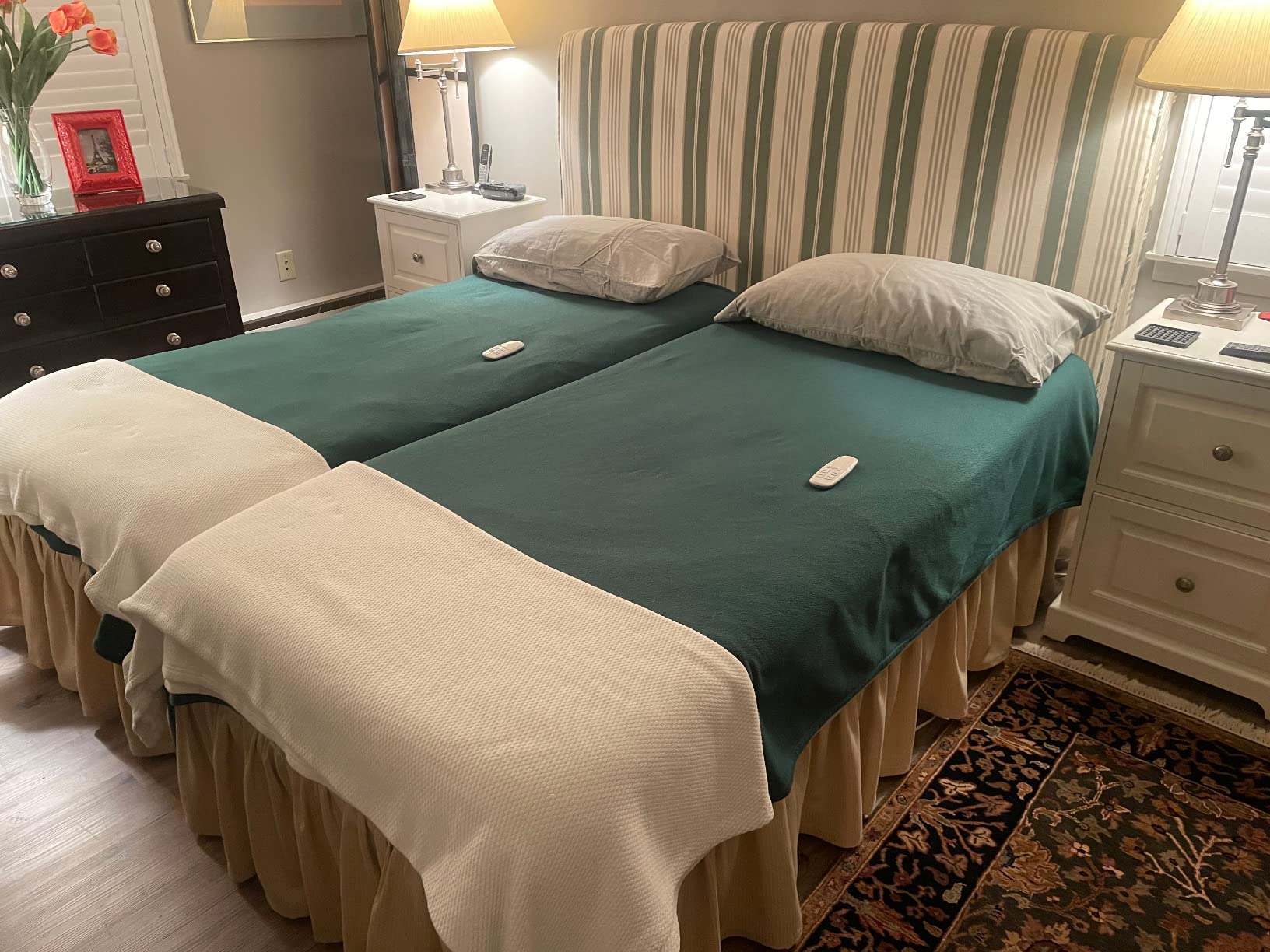 Lucid L300 Adjustable Bed Frame - USB - Memory Position - Remote, Full customer photo 2