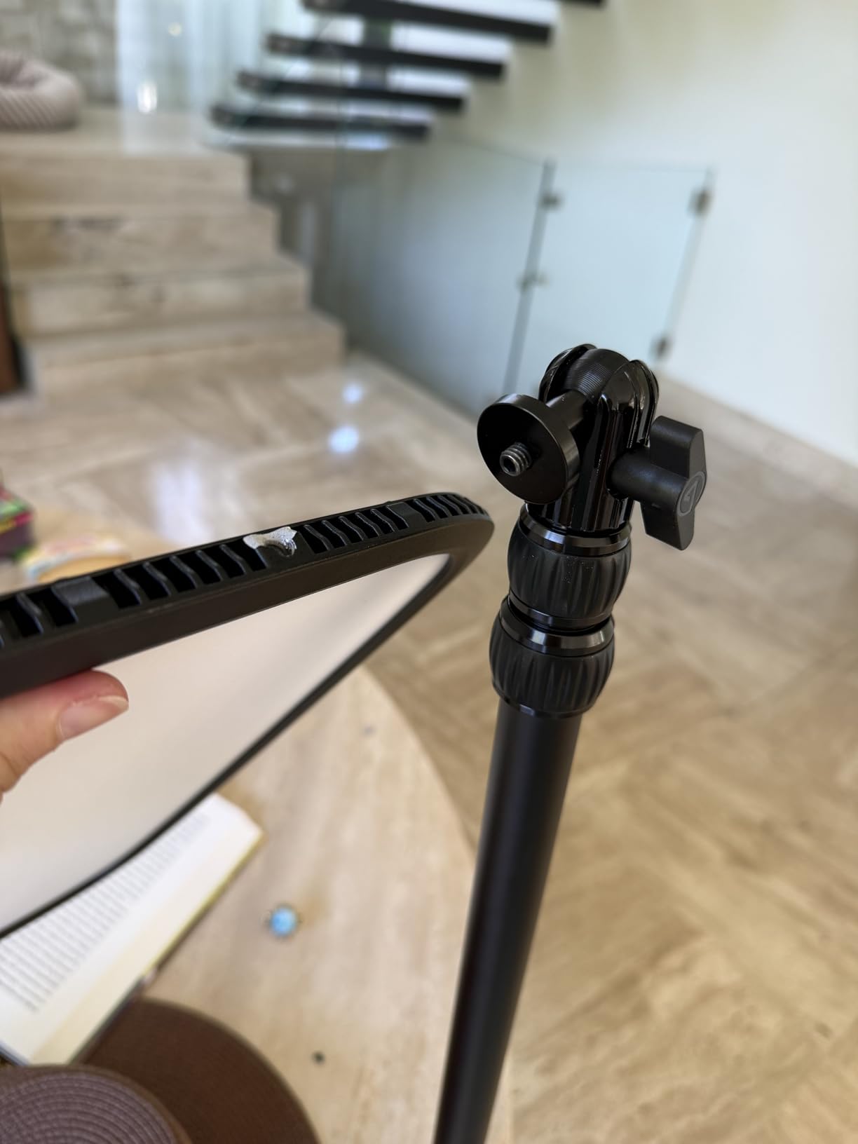 Elgato Key Light, Professional 2800 Lumens Studio Light | Wi-Fi enabled app control, 2900-7000K color temperature, 160 OSRAM LEDs, Opal glass diffusion, Desk clamp included customer photo 1