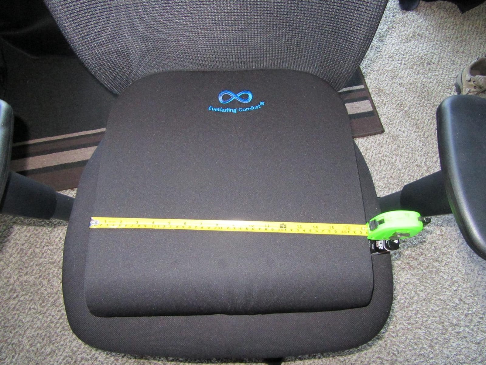 Everlasting Comfort Ventilated Wheelchair Cushions for Pressure Relief - Gel Memory Foam Wheel Chair Seat Cushion Pad for Seniors and Adults & Pain Relief - Soft Non-Slip Cover - Office Accessories customer photo 1