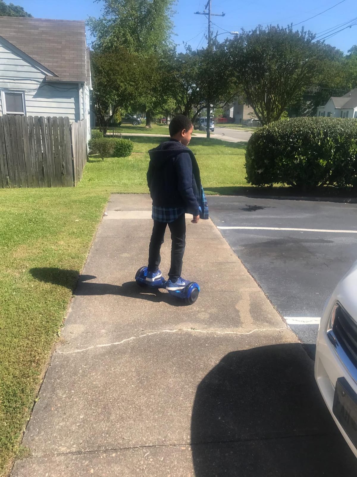 FLYING-ANT Hoverboard, 6.5 Inch Self Balancing Hoverboards with Bluetooth and Flashing LED Lights, Hover Board for Kids Teenagers customer photo 2