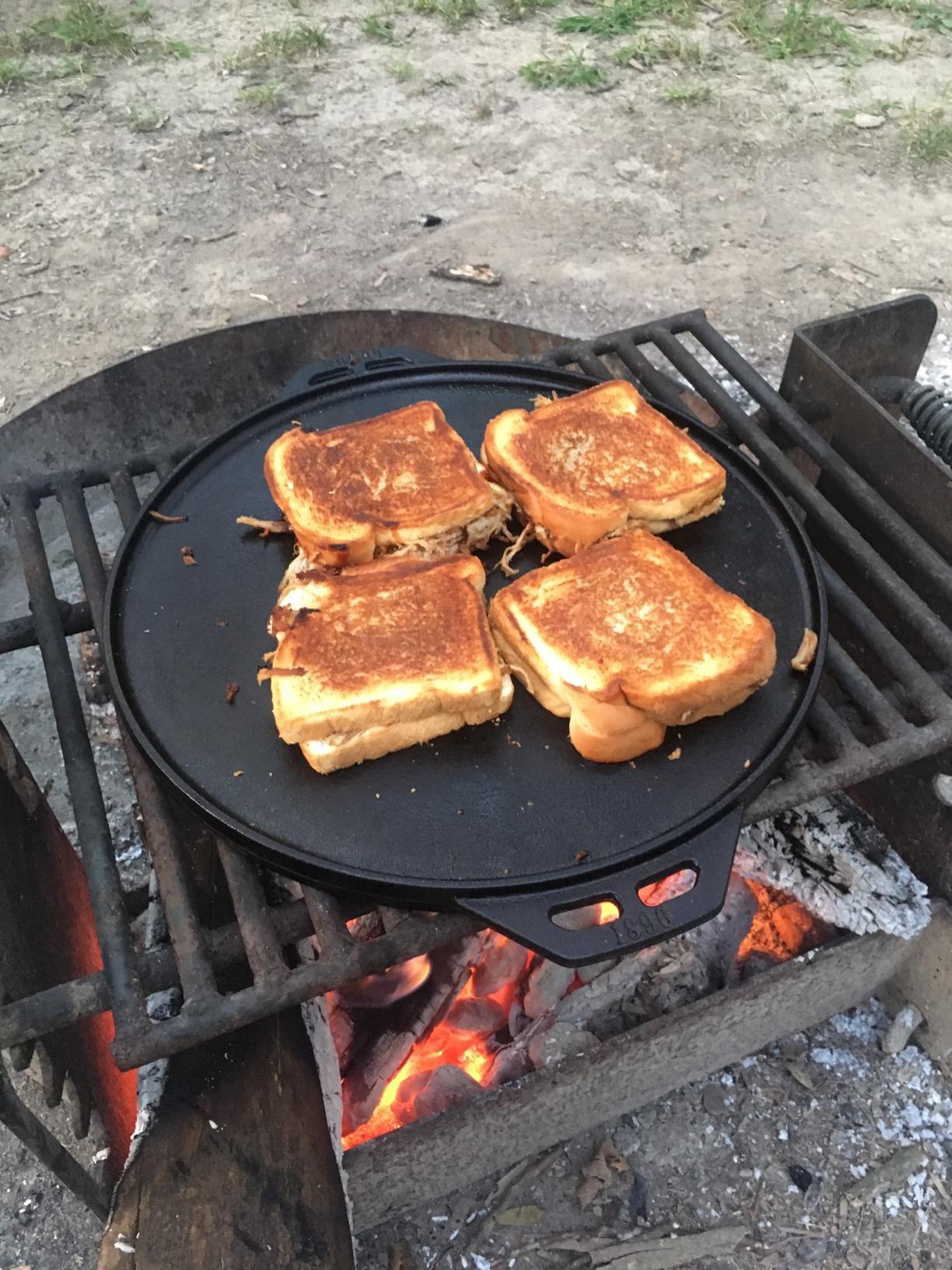 Lodge Cast Iron Cook-It-All Kit. Five-Piece Cast Iron Set includes a Reversible Grill/Griddle 14 Inch, 6.8 Quart Bottom/Wok, Two Heavy Duty Handles, and a Tips & Tricks Booklet customer photo 2