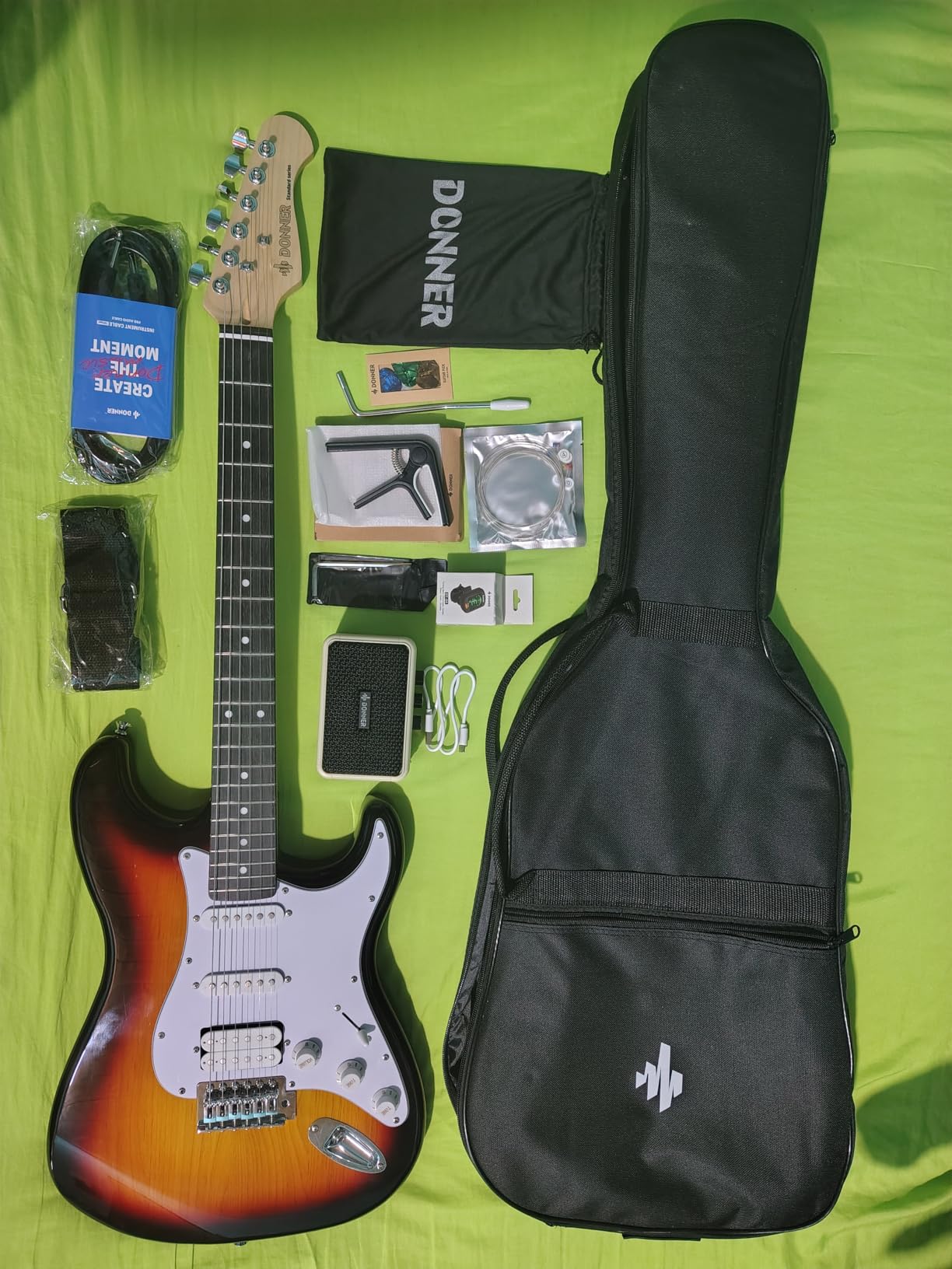 Donner 39-Inch Electric Guitar Starter Kit with Solid Body, HSS Pickup, Accessories, Amplifier, Lessons, and Digital Tuner - Red customer photo 1