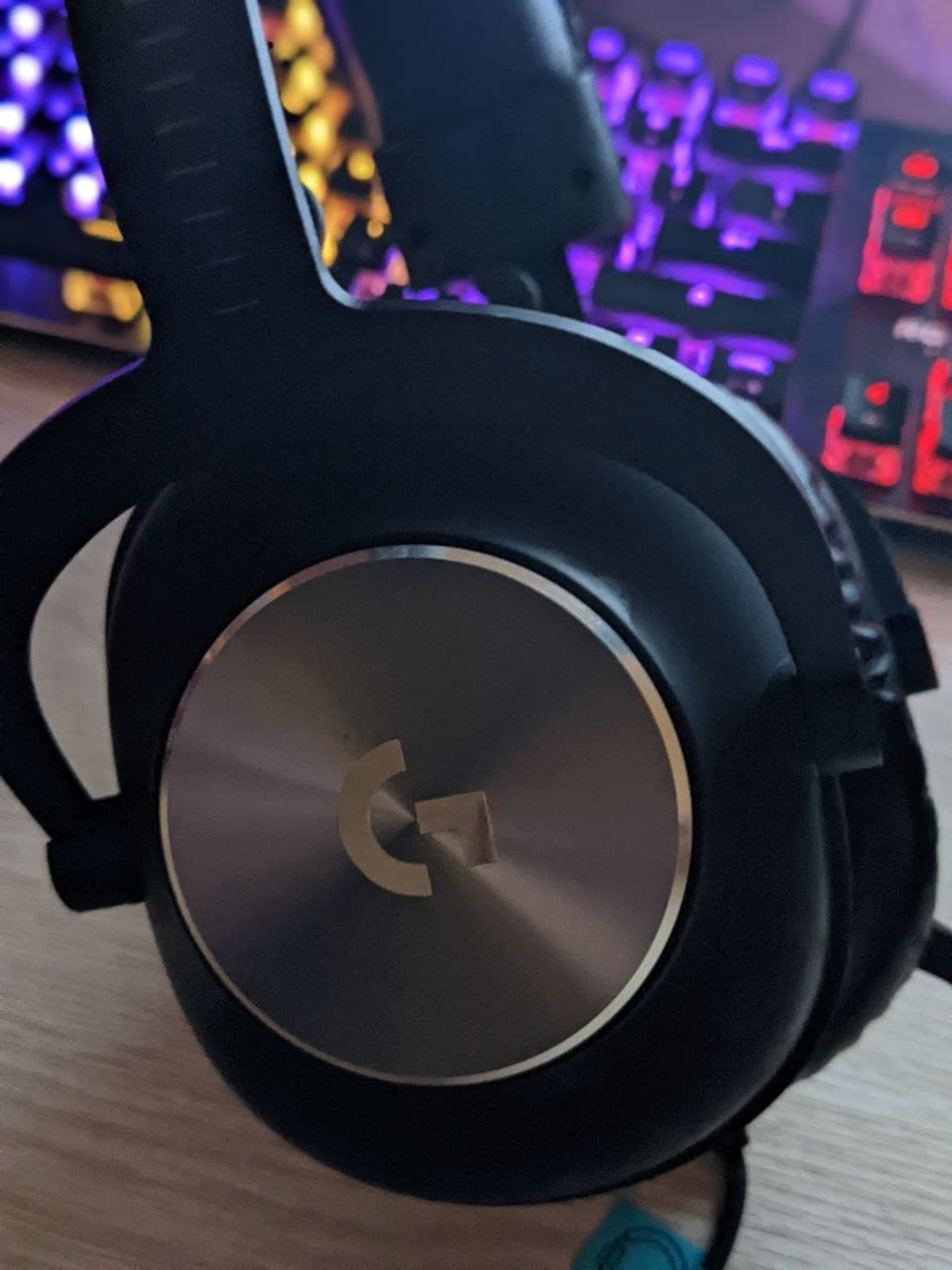 Logitech G PRO X Wired Gaming Headset - Black | Blue VO!CE Detachable Boom Mic, DTS 7.1, 50 mm Drivers, USB/3.5mm Aux, Spare Memory Foam Ear Pads, Bag & USB DAC Included customer photo 2