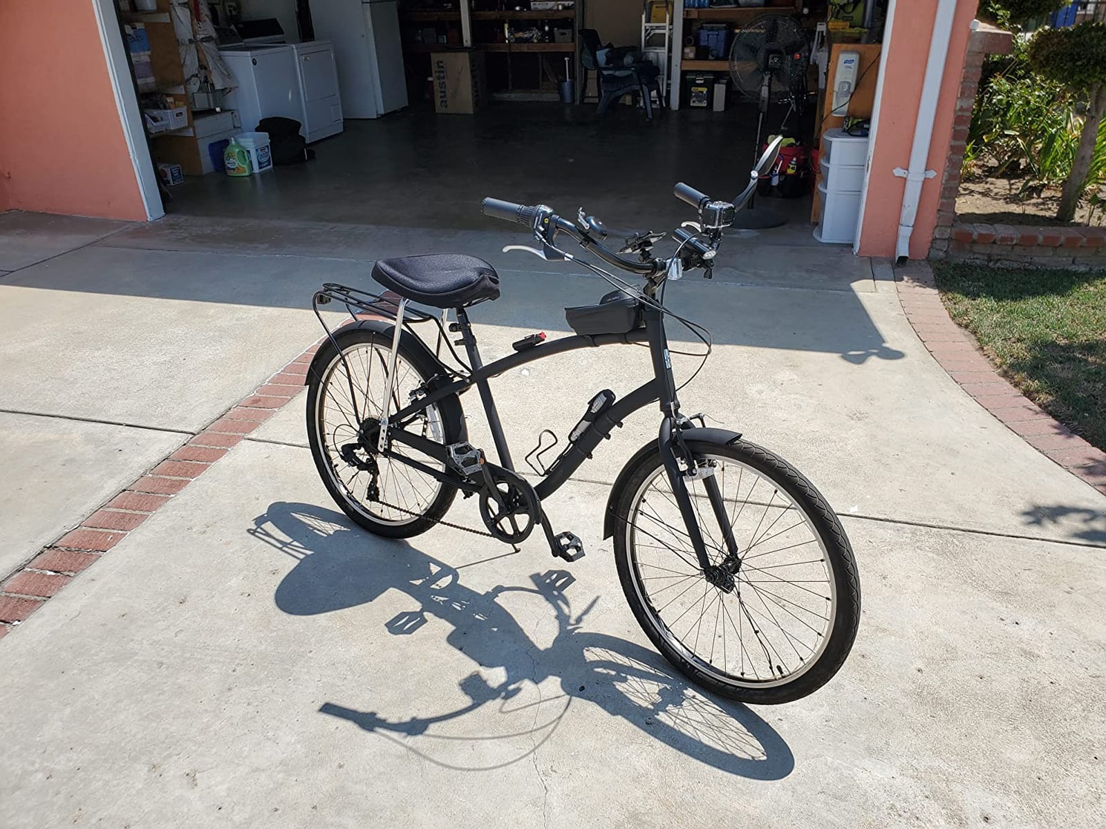 EVRYjourney Men's Steel Beach Cruiser Bike, Hybrid Bicycle with Rear Rack and Fenders, 26-Inch Wheels customer photo 2