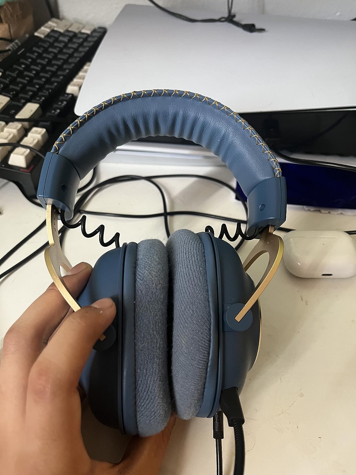 Logitech G PRO X Gaming Headset with Blue VO!CE | Corded Over-Ear Gaming Headphones, Blue VO!CE Mic, DTS Headphone:X 7.1, 50mm PRO-G, PC/PS/Xbox/Switch - Black customer photo 1