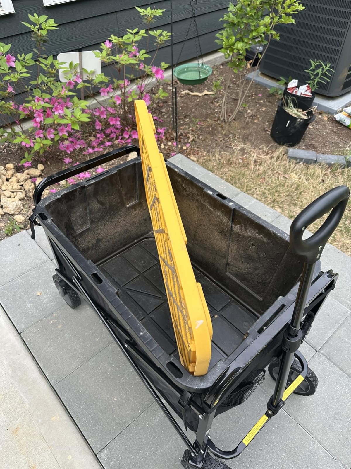 Amazon Basics Collapsible Heavy Duty Utility Wagon for Outdoor Sports, Camping, Garden, and Shopping, Versatile, Easy to Store, 265 Pounds Capacity, 27.6 x 40.9 x 20 inches, Blue customer photo 2