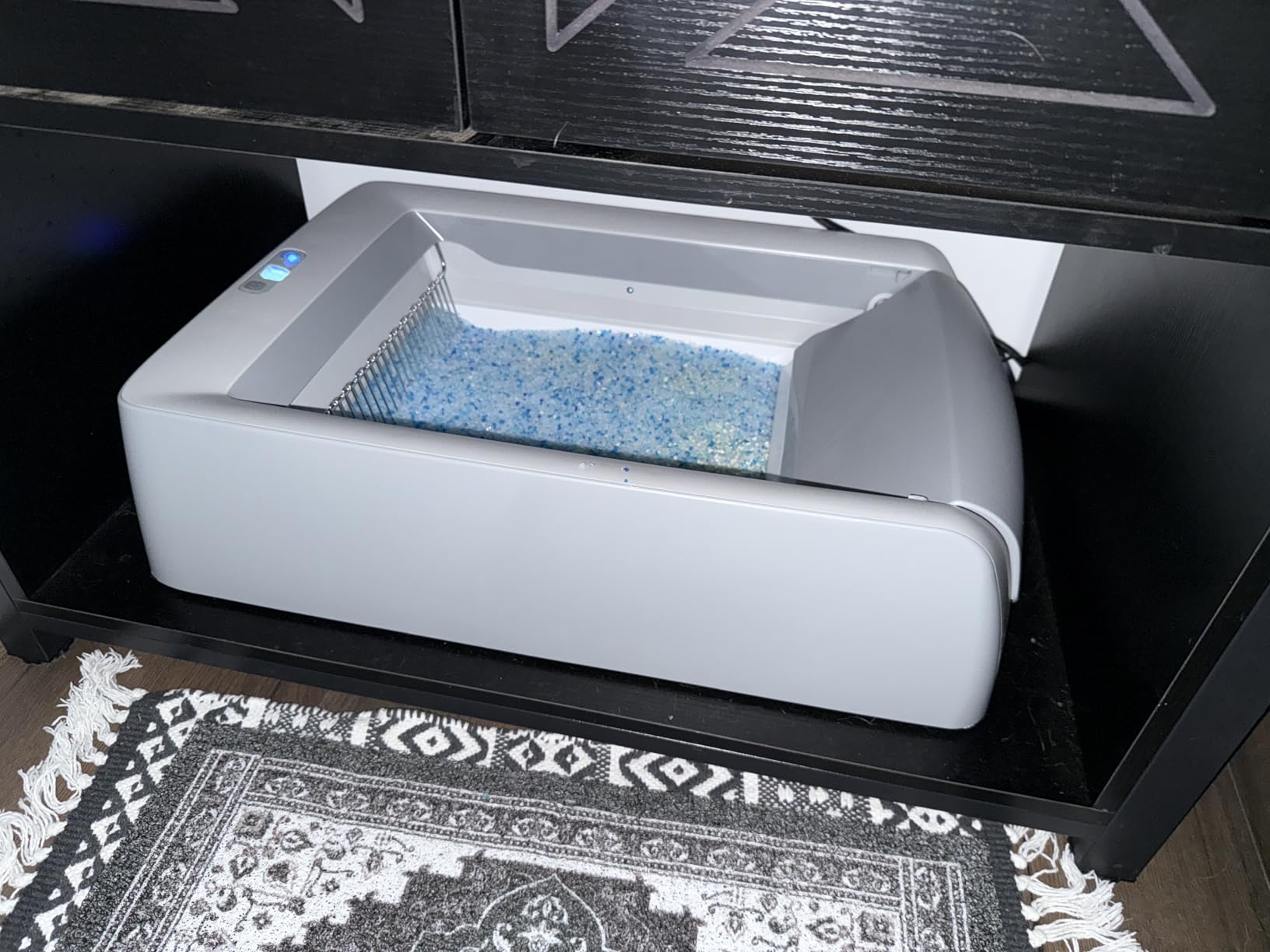 PetSafe ScoopFree Crystal Pro Legacy Self-Cleaning Litter Box, Uncovered | Hands-Free Automatic Cleaning, Advanced Odor Control, Health Counter Display, Includes 1 Disposable Crystal Litter Tray customer photo 2