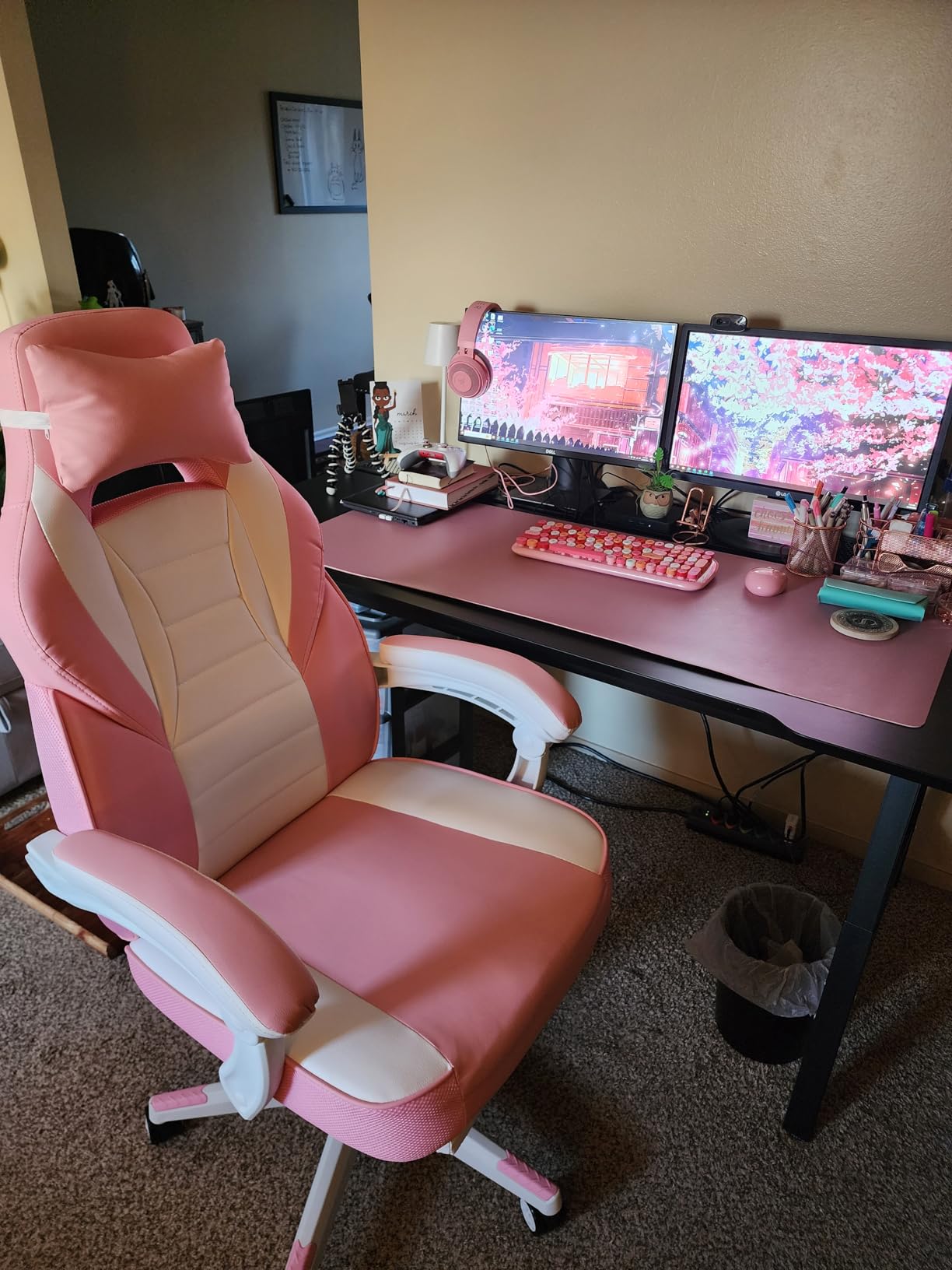 LEMBERI Ergonomic Gaming Chair with Footrest, 400lb Weight Capacity, Gray | Big and tall racing style computer video game chair for adults, PU leather with headrest and lumbar support customer photo 2